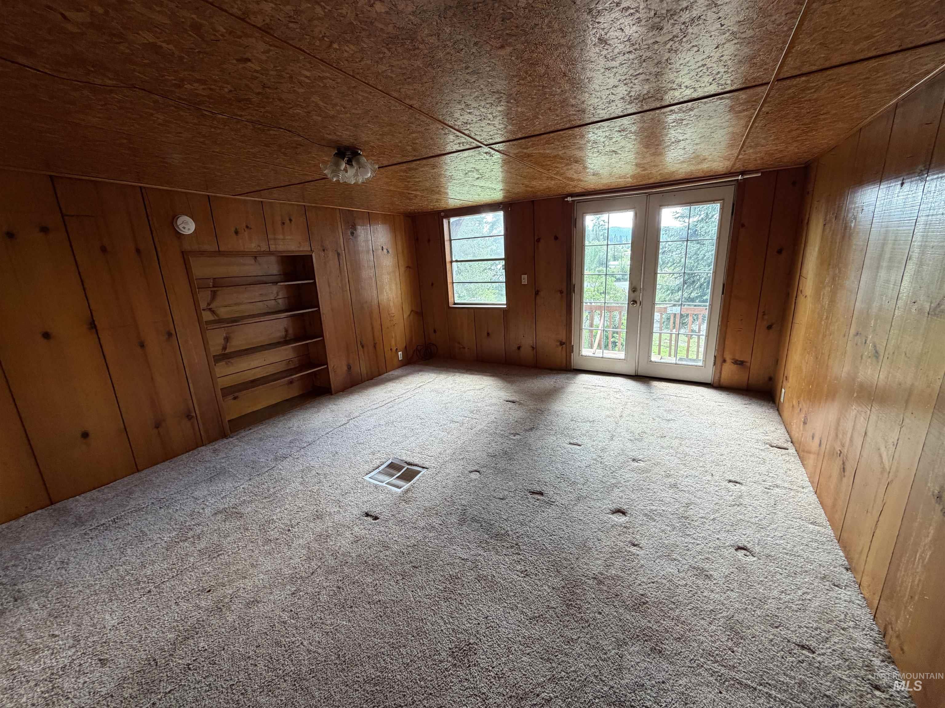 1010 Mustang Lane Property Photo 14