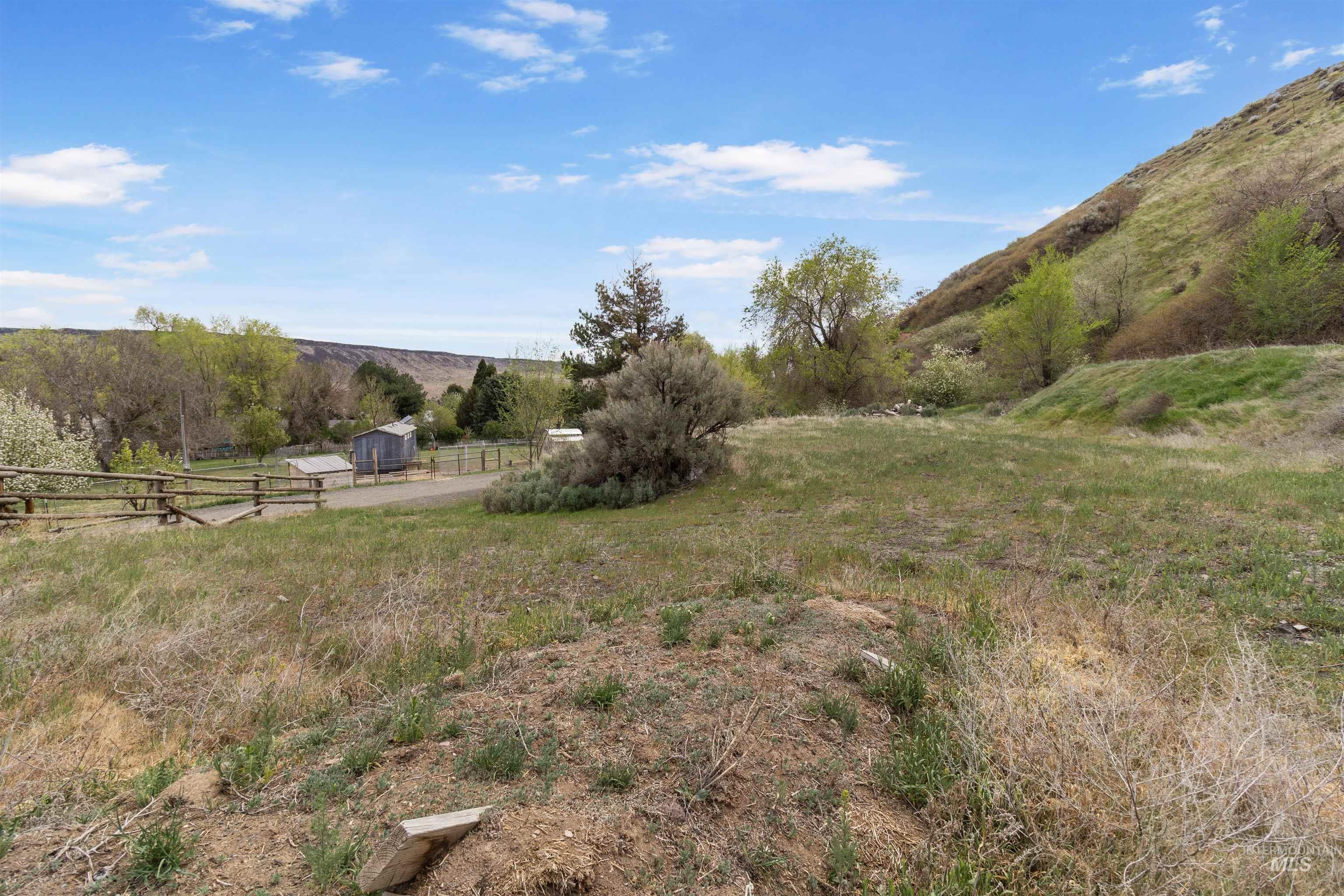 4785 A River Road Property Photo 6
