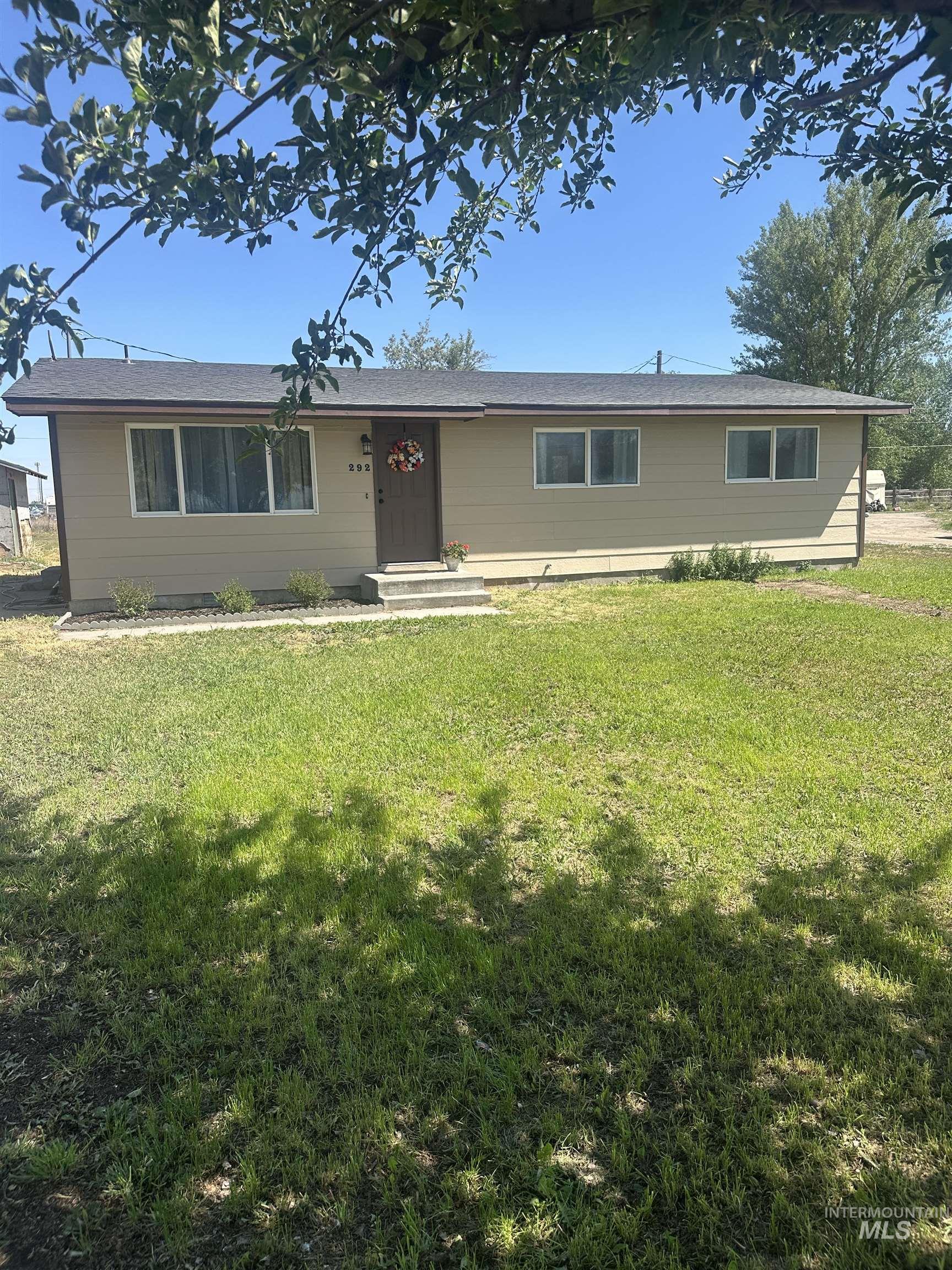 292 W Varsity Dr.