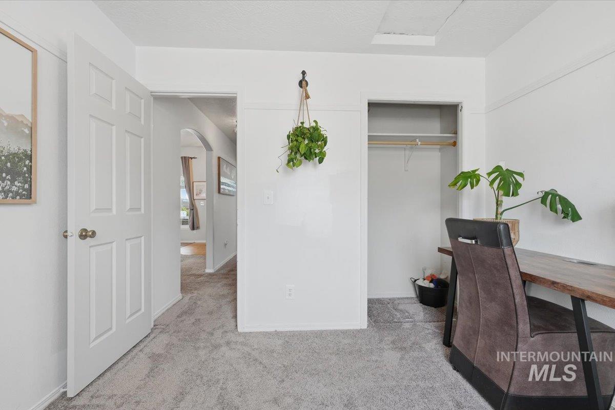 3304 S Holly St Property Photo 18