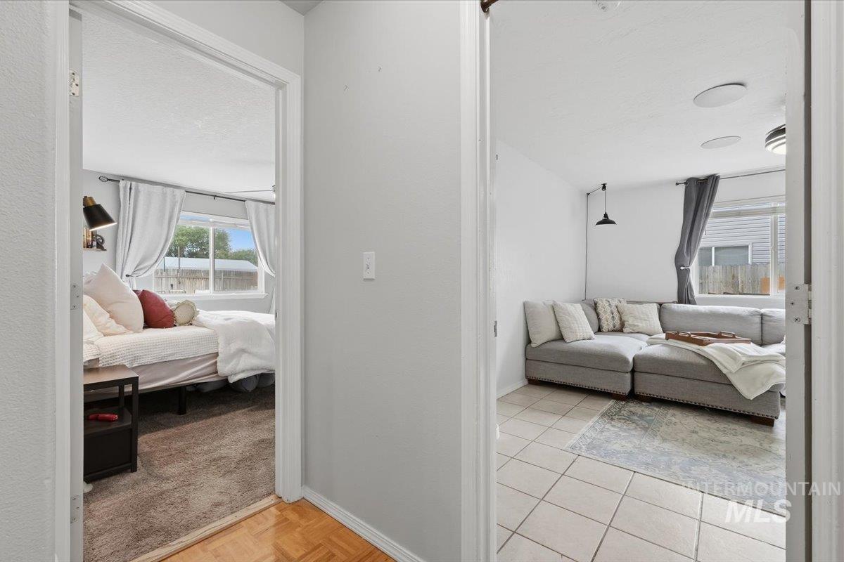 3304 S Holly St Property Photo 22