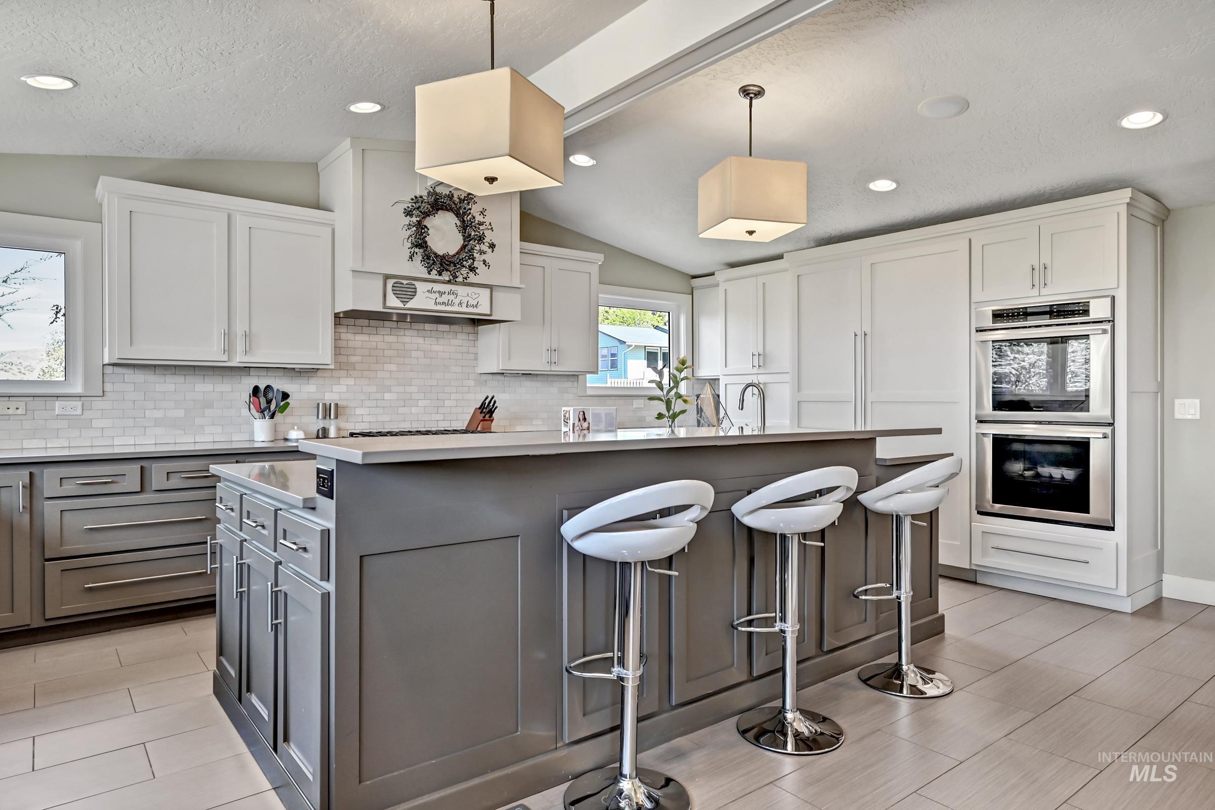 709 E Braemere Road Property Photo 1