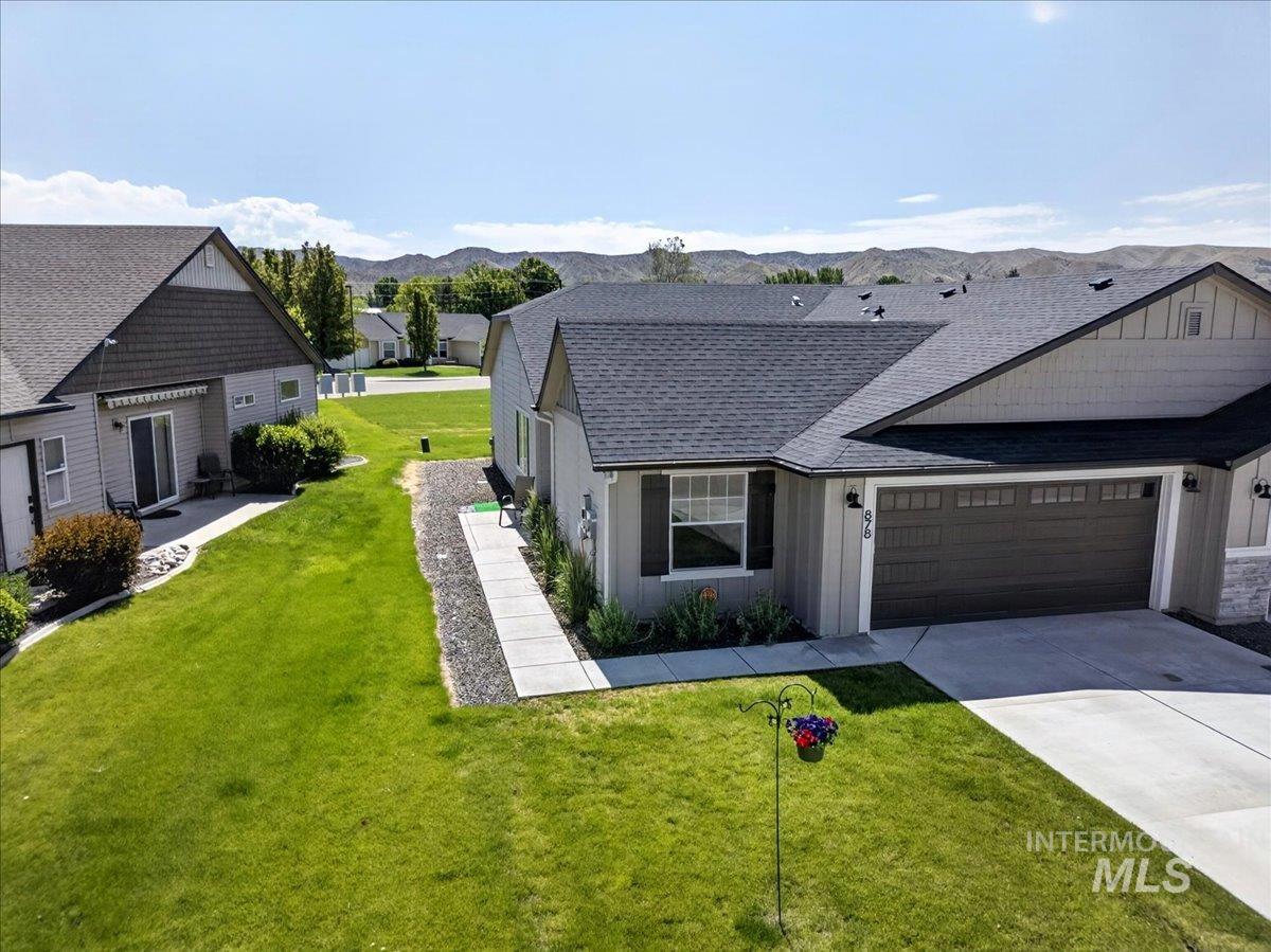 878 S Beaver Creek Way Property Photo 3