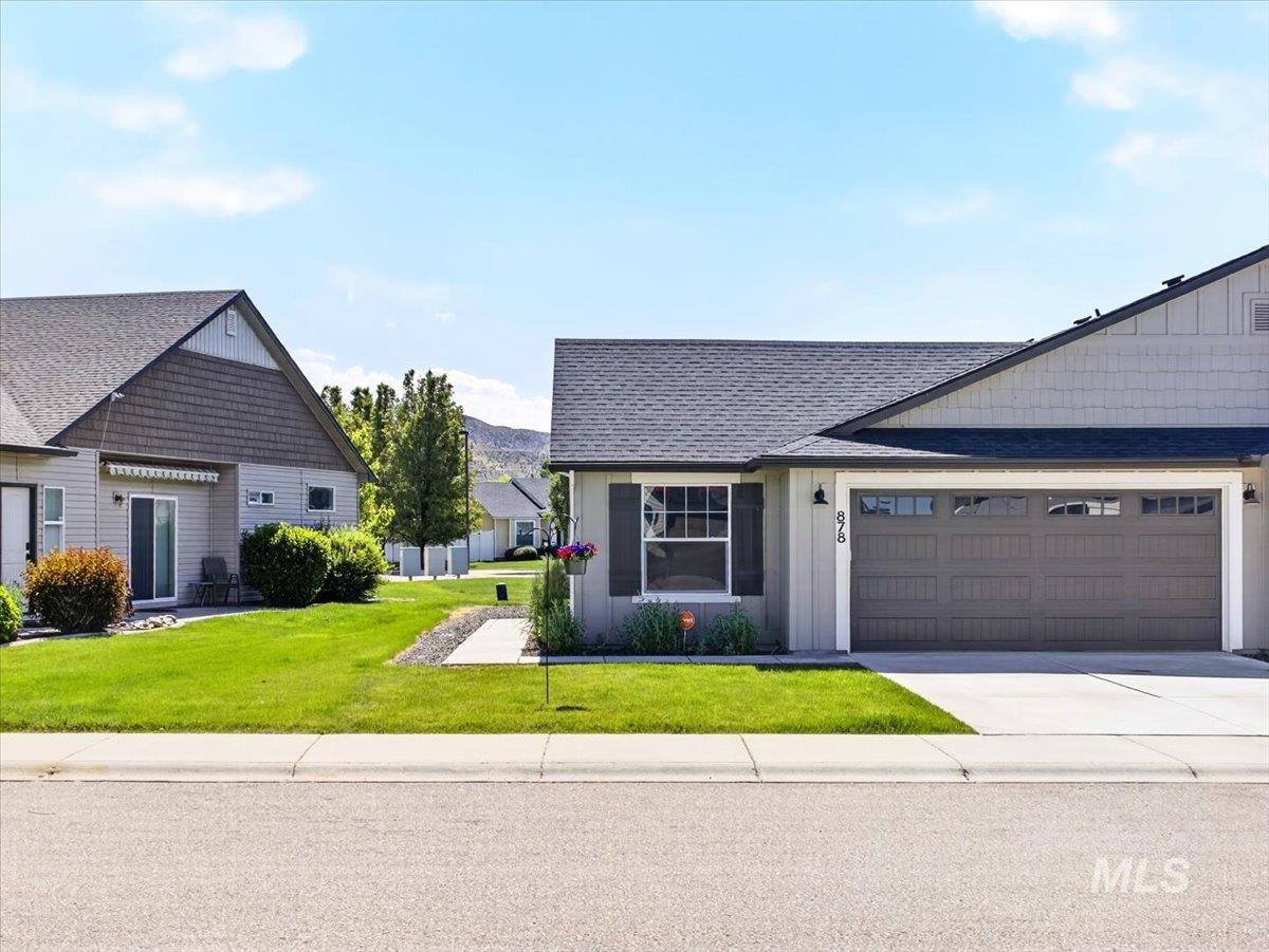 878 S Beaver Creek Way Property Photo 4