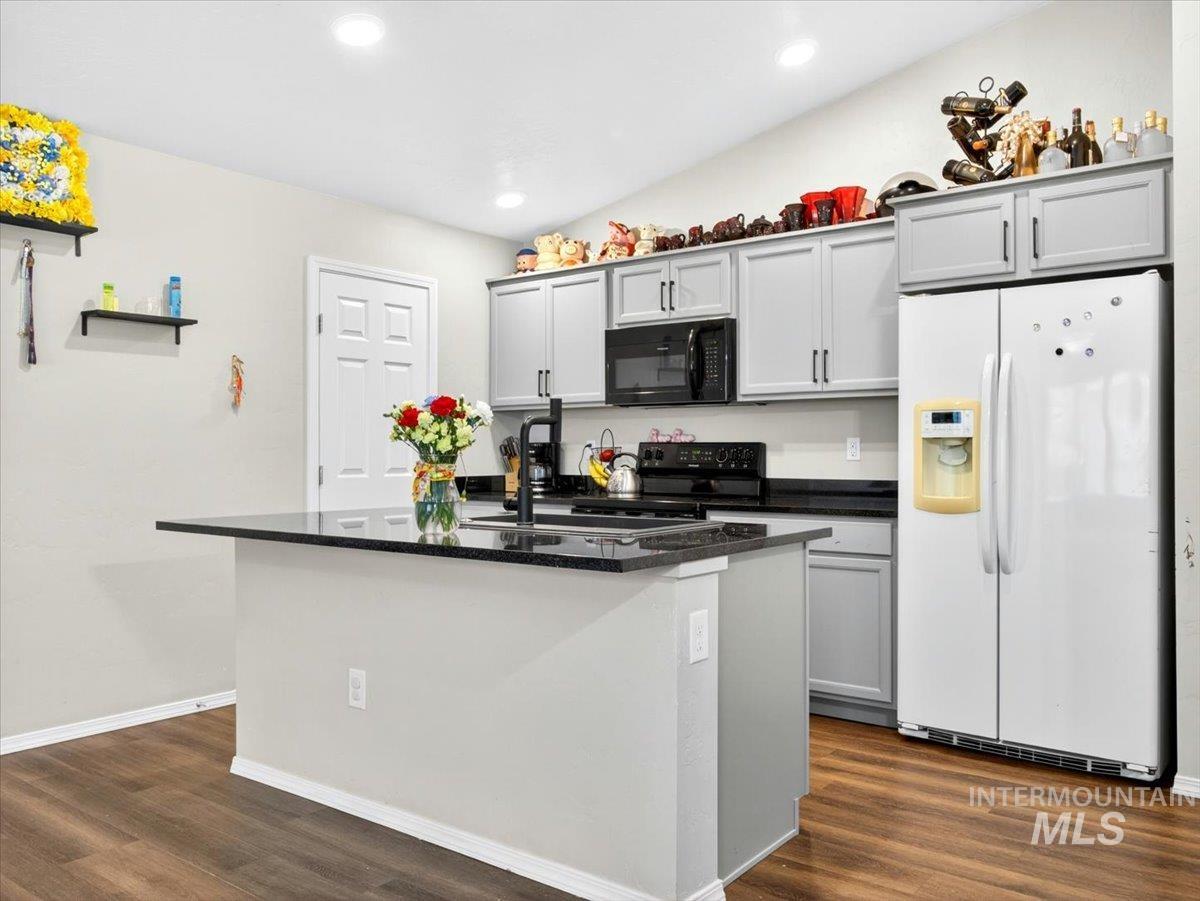 878 S Beaver Creek Way Property Photo 10