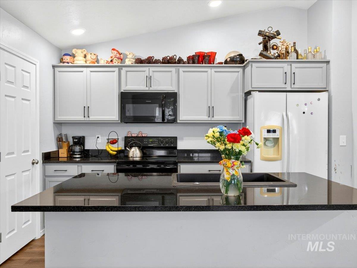 878 S Beaver Creek Way Property Photo 12