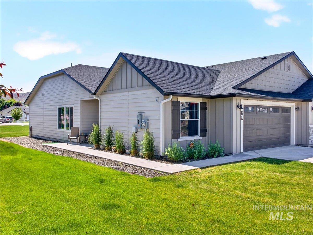 878 S Beaver Creek Way Property Photo 32