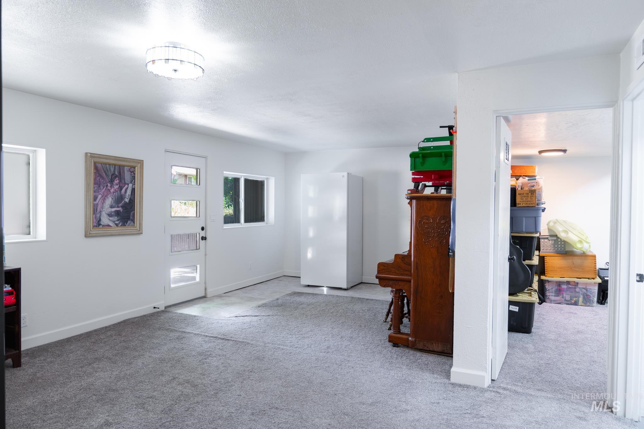 446 Perry Dr. Property Photo 32
