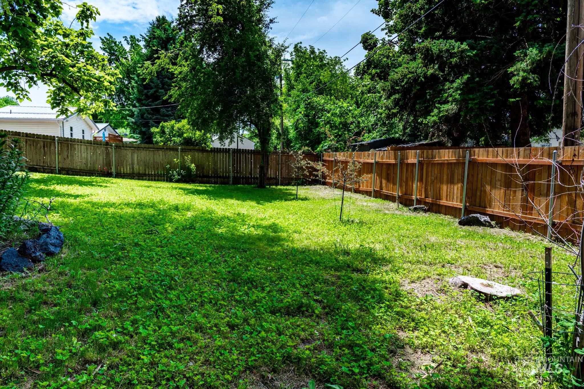 446 Perry Dr. Property Photo 41