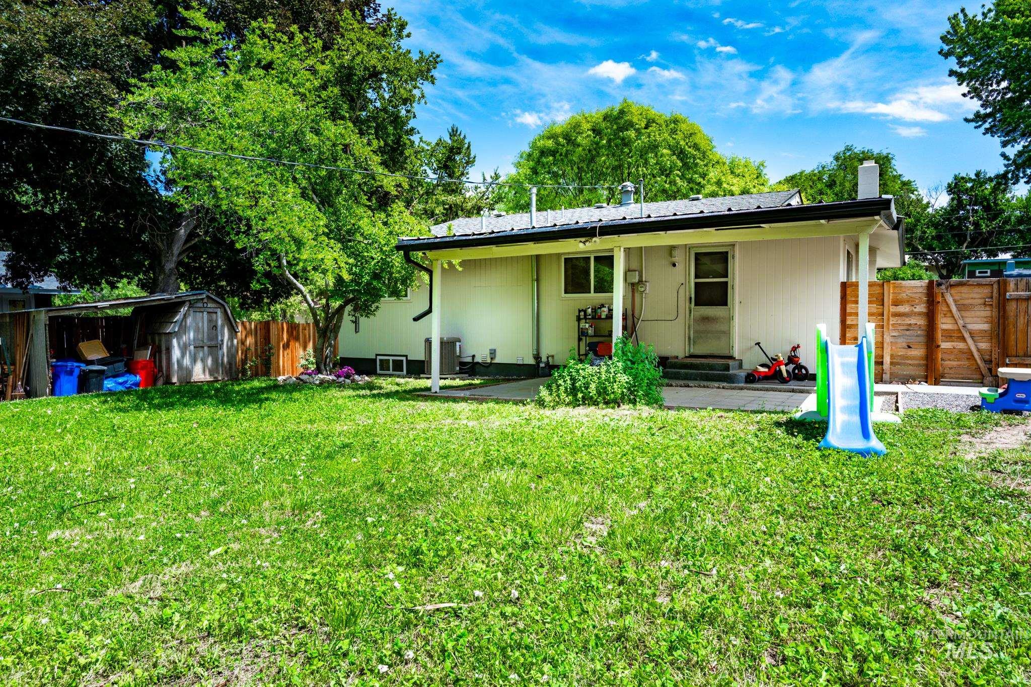 446 Perry Dr. Property Photo 44