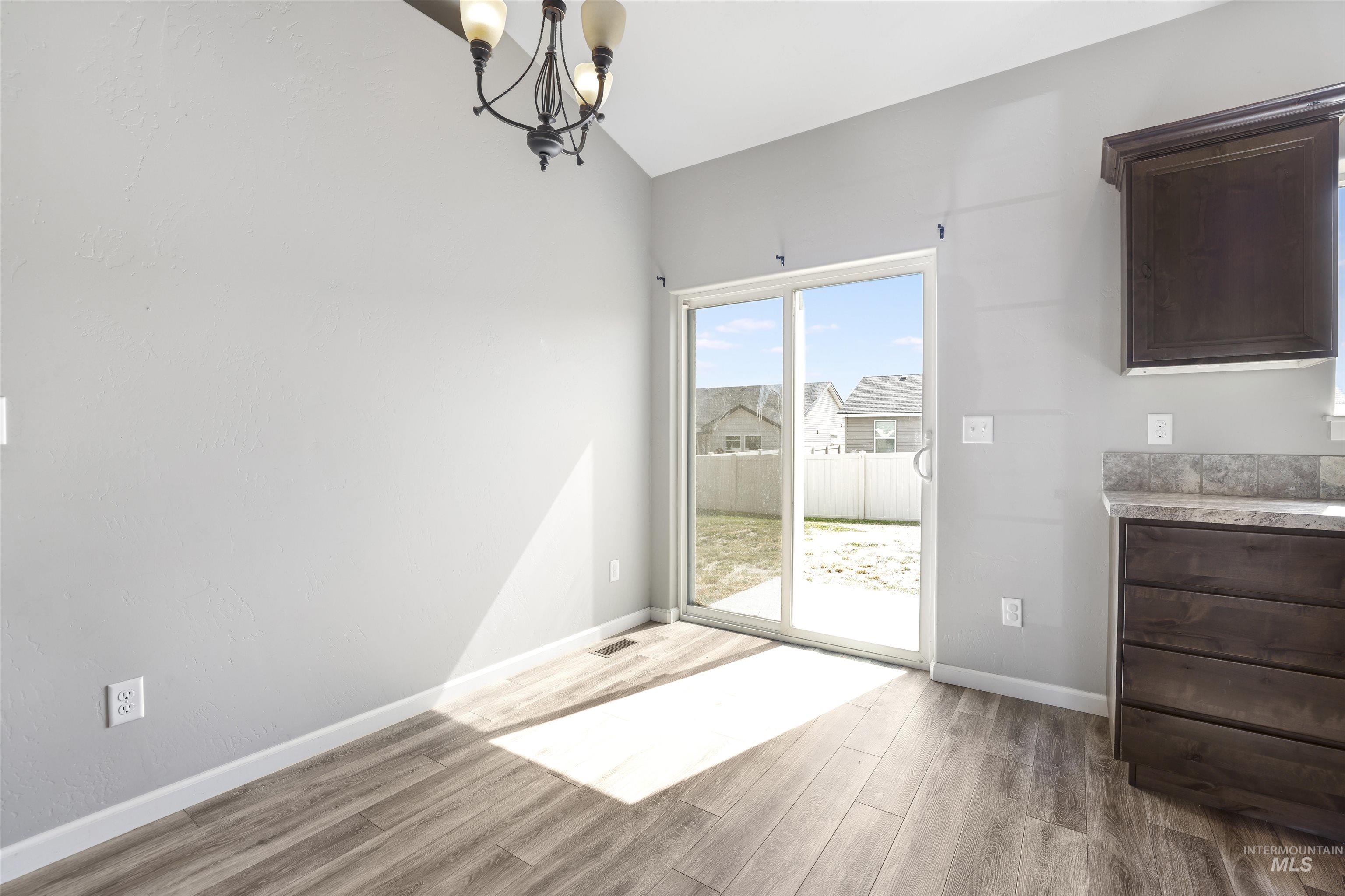 381 Benno St. Property Photo 5