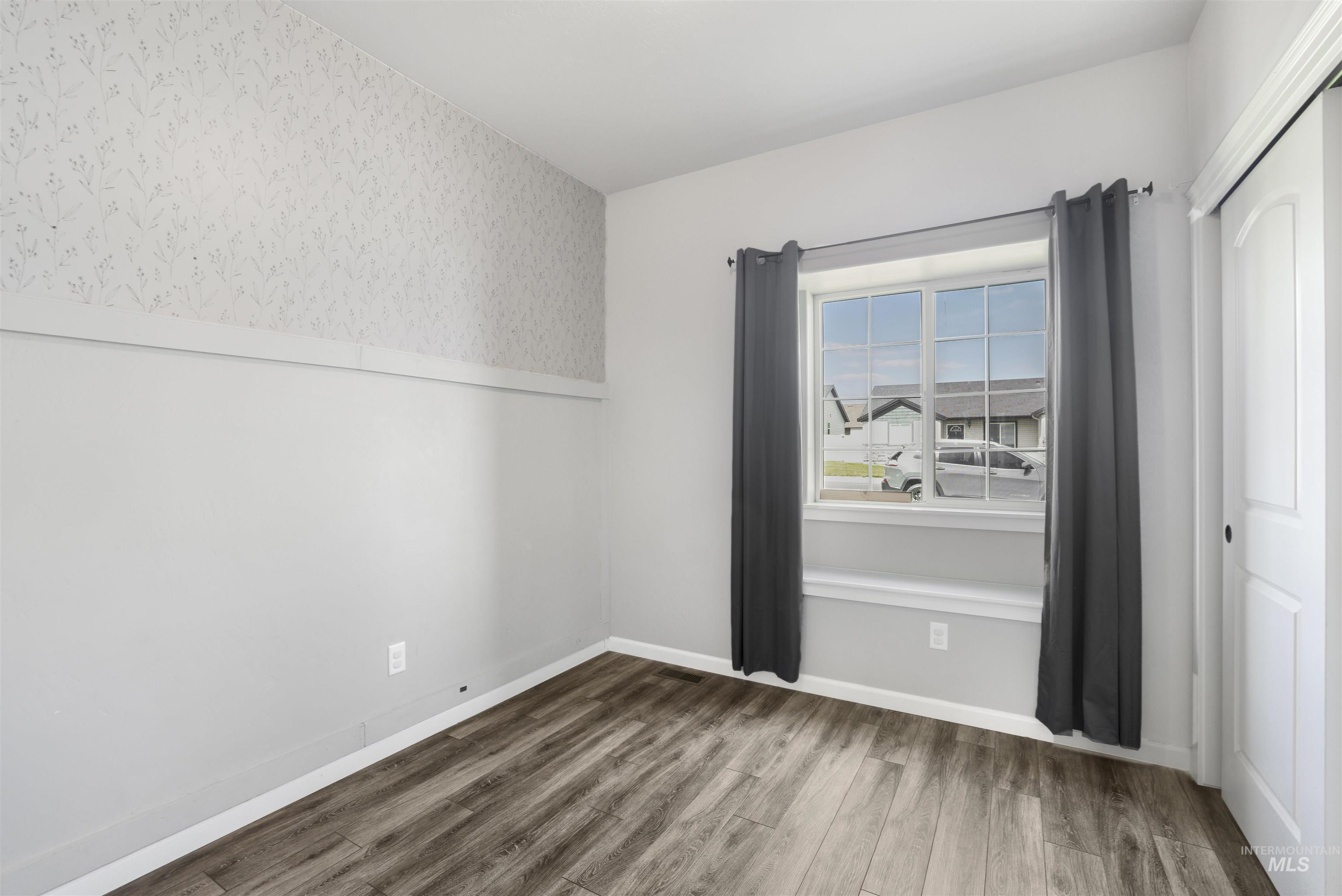 381 Benno St. Property Photo 12
