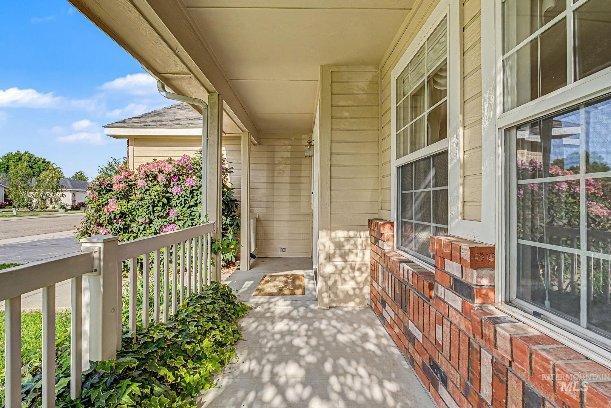 13649 W Rochester St Property Photo 5