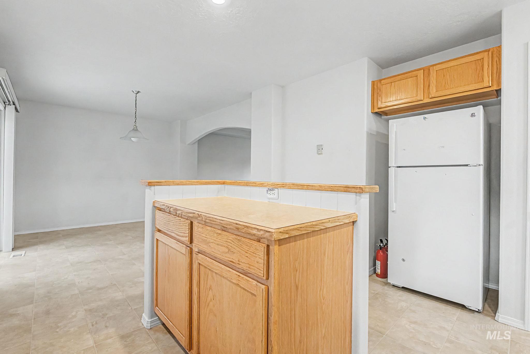 13649 W Rochester St Property Photo 21
