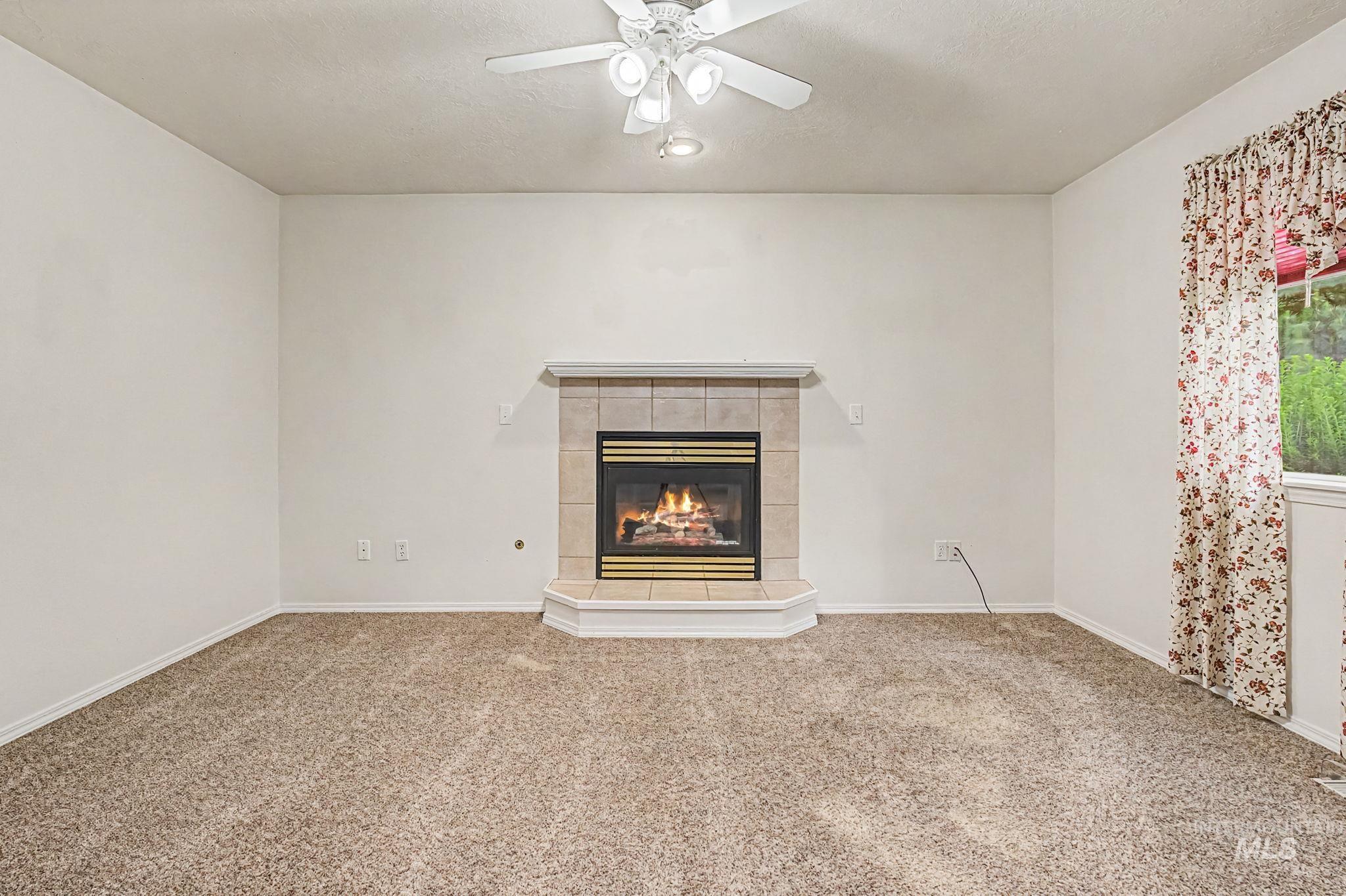 13649 W Rochester St Property Photo 22