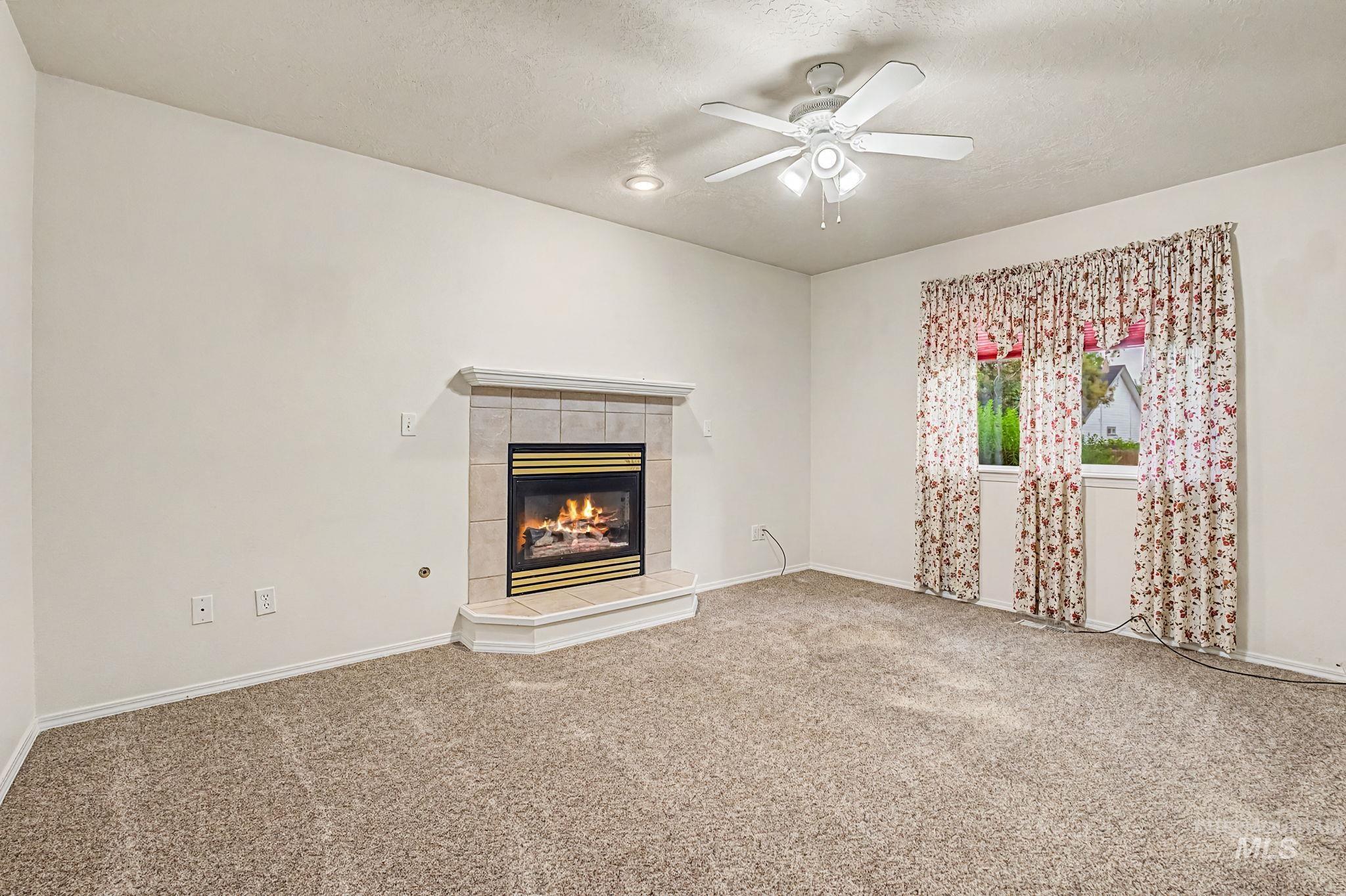 13649 W Rochester St Property Photo 23