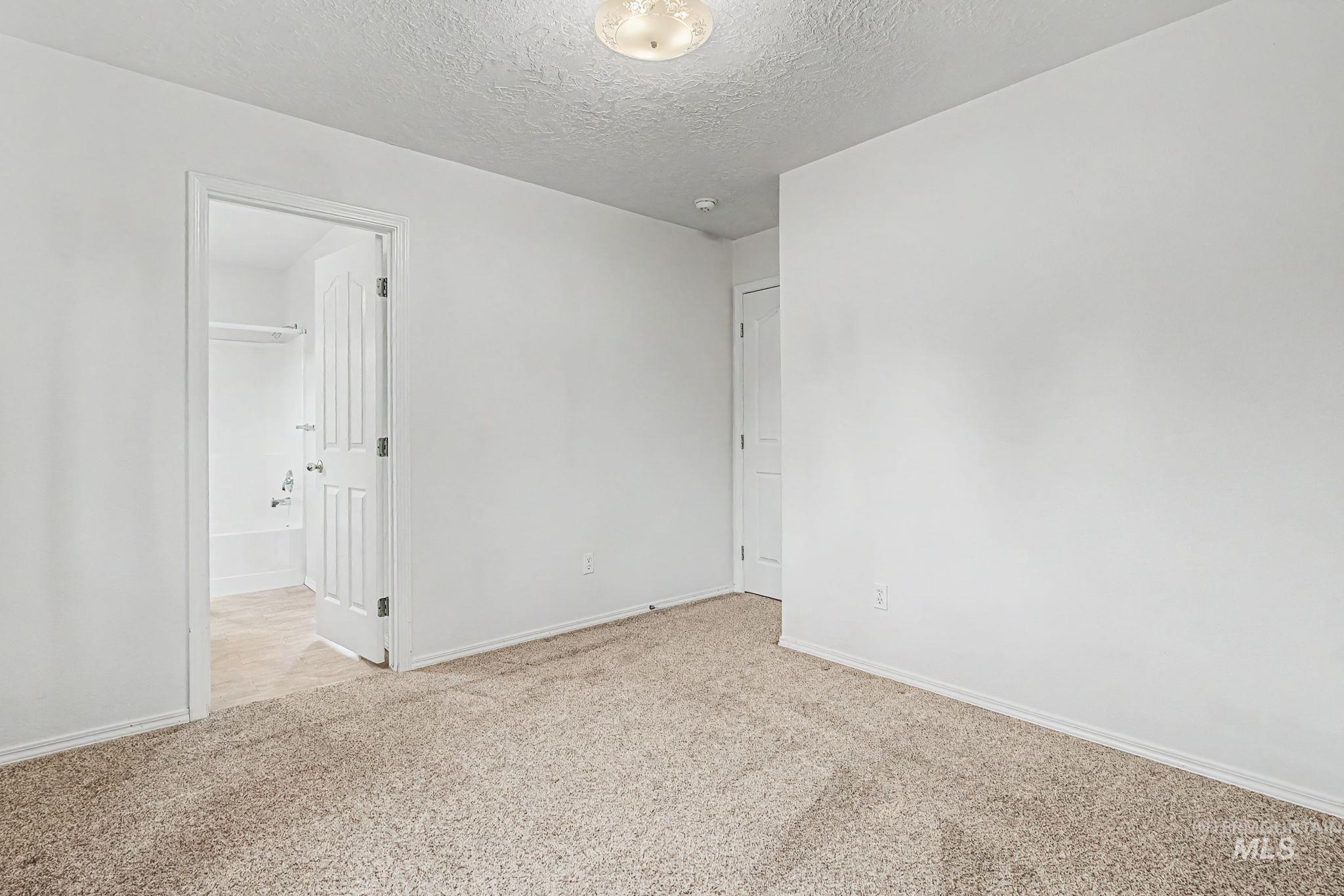 13649 W Rochester St Property Photo 28