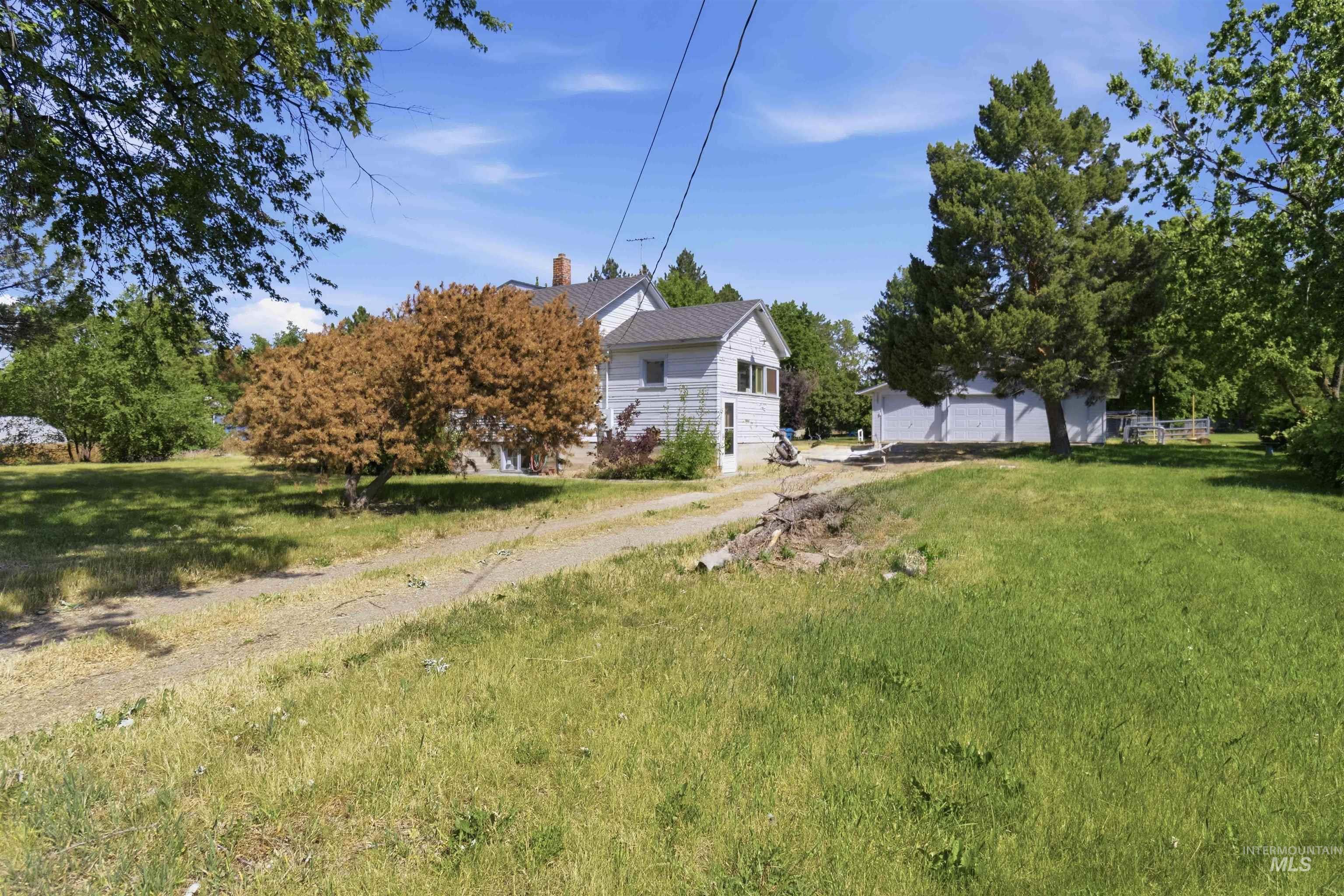 2505 Syringa Ln