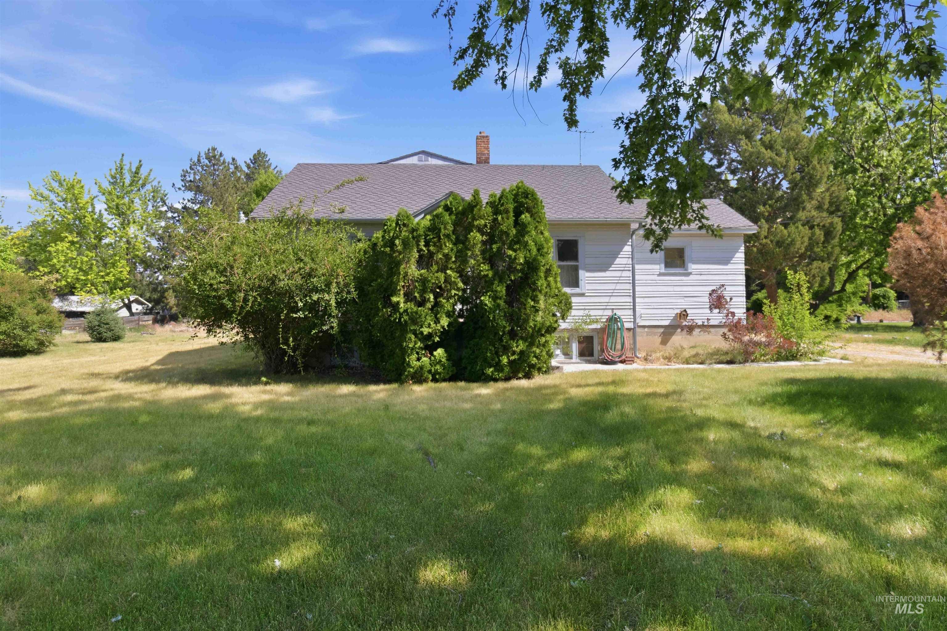 2505 Syringa Ln Property Photo 3