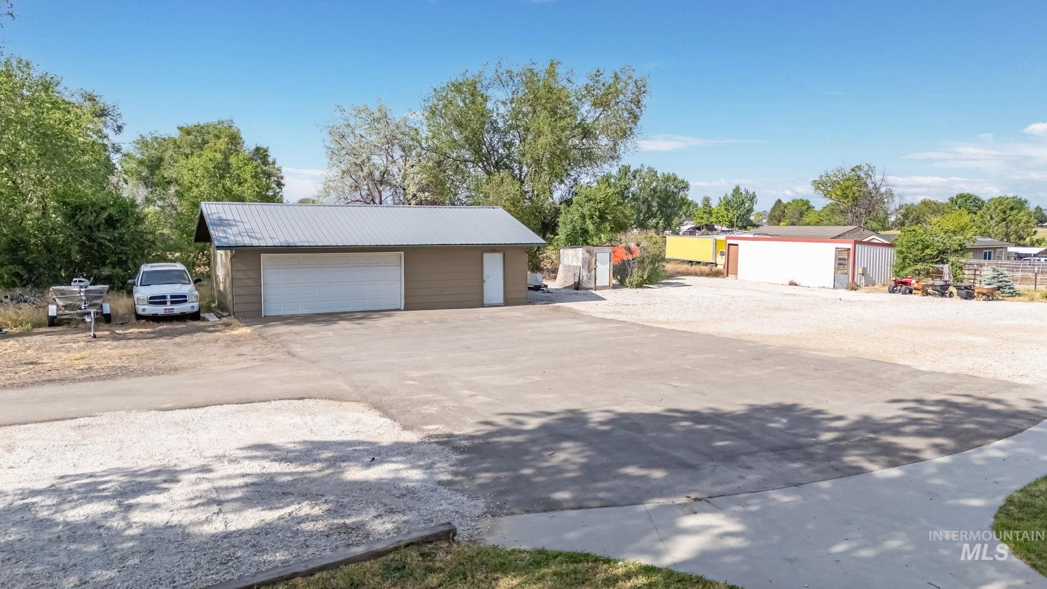 621 S Borchers Lane Property Photo 15
