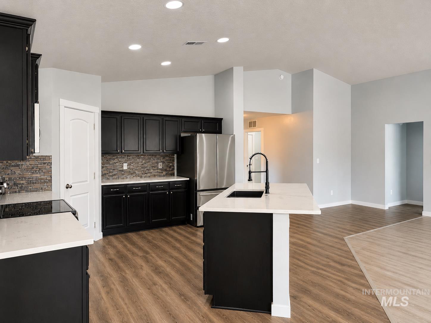 3813 E Holly Ridge Dr Property Photo 8