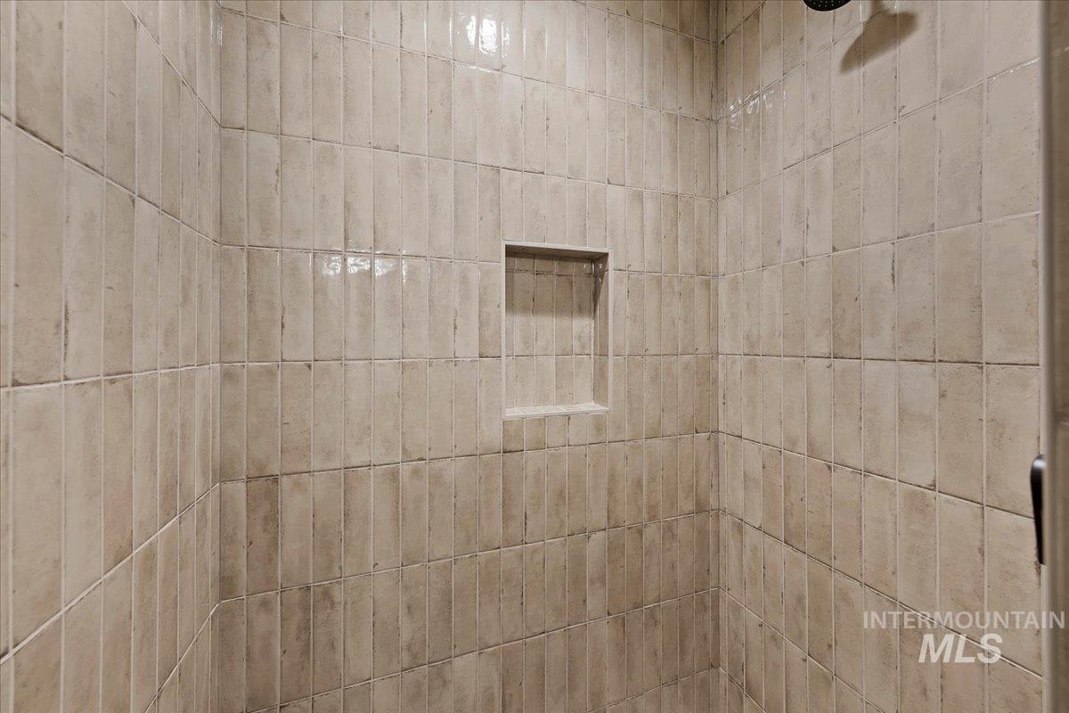 142 N Edgewood Ln Property Photo 20