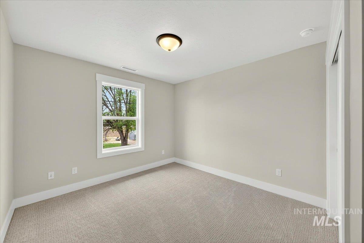 142 N Edgewood Ln Property Photo 25