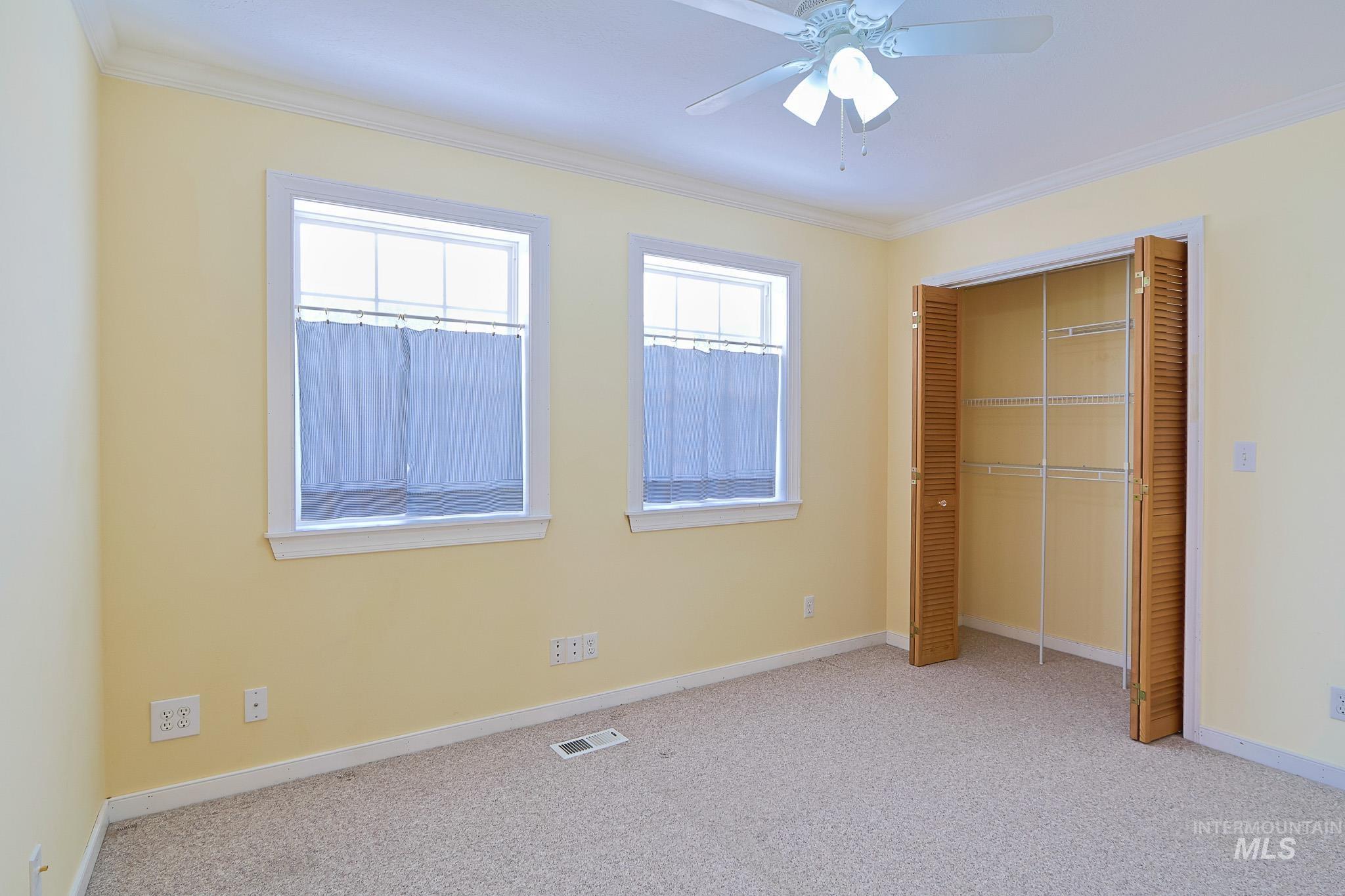 605 California Ave Property Photo 10