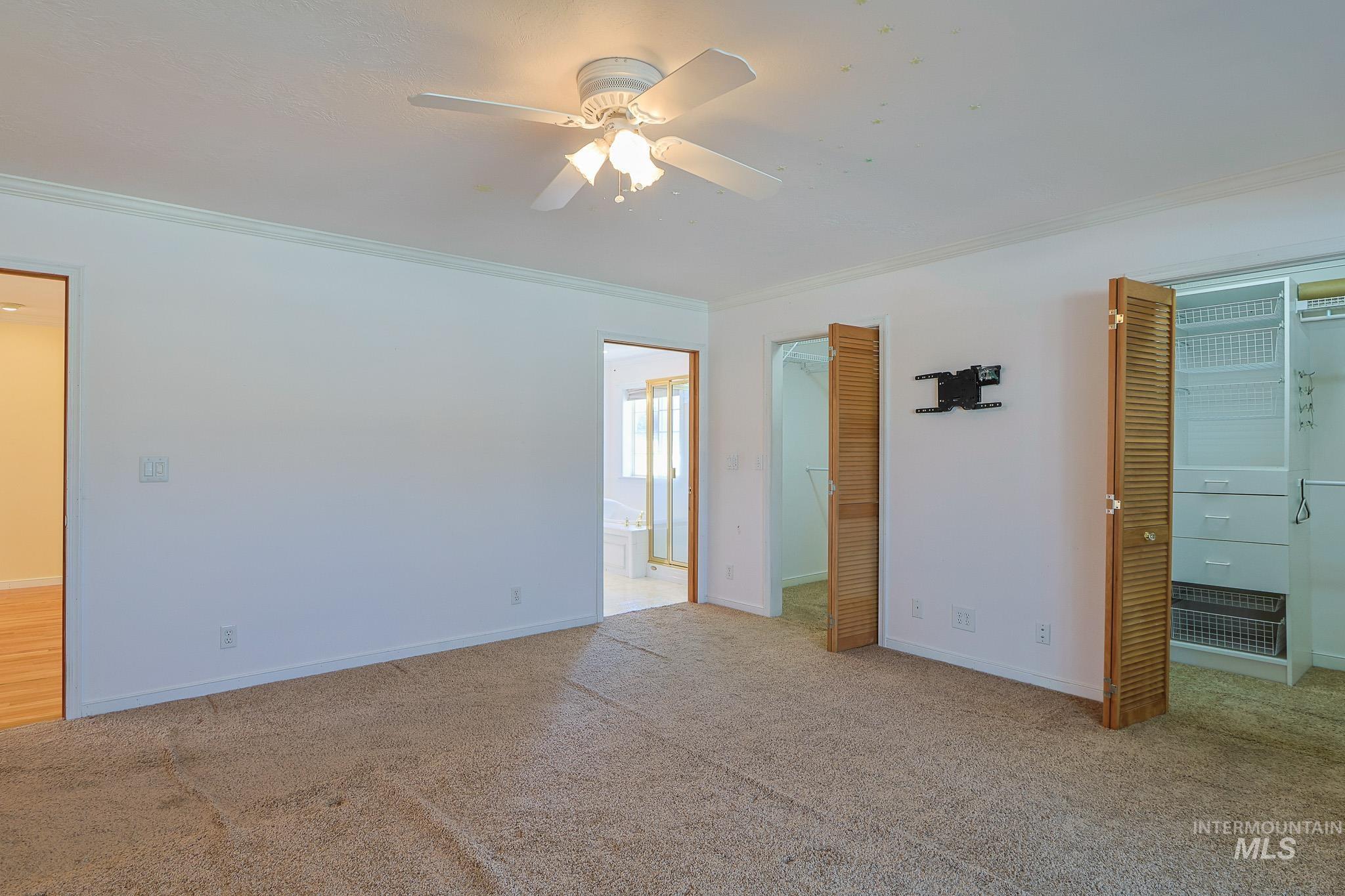 605 California Ave Property Photo 16