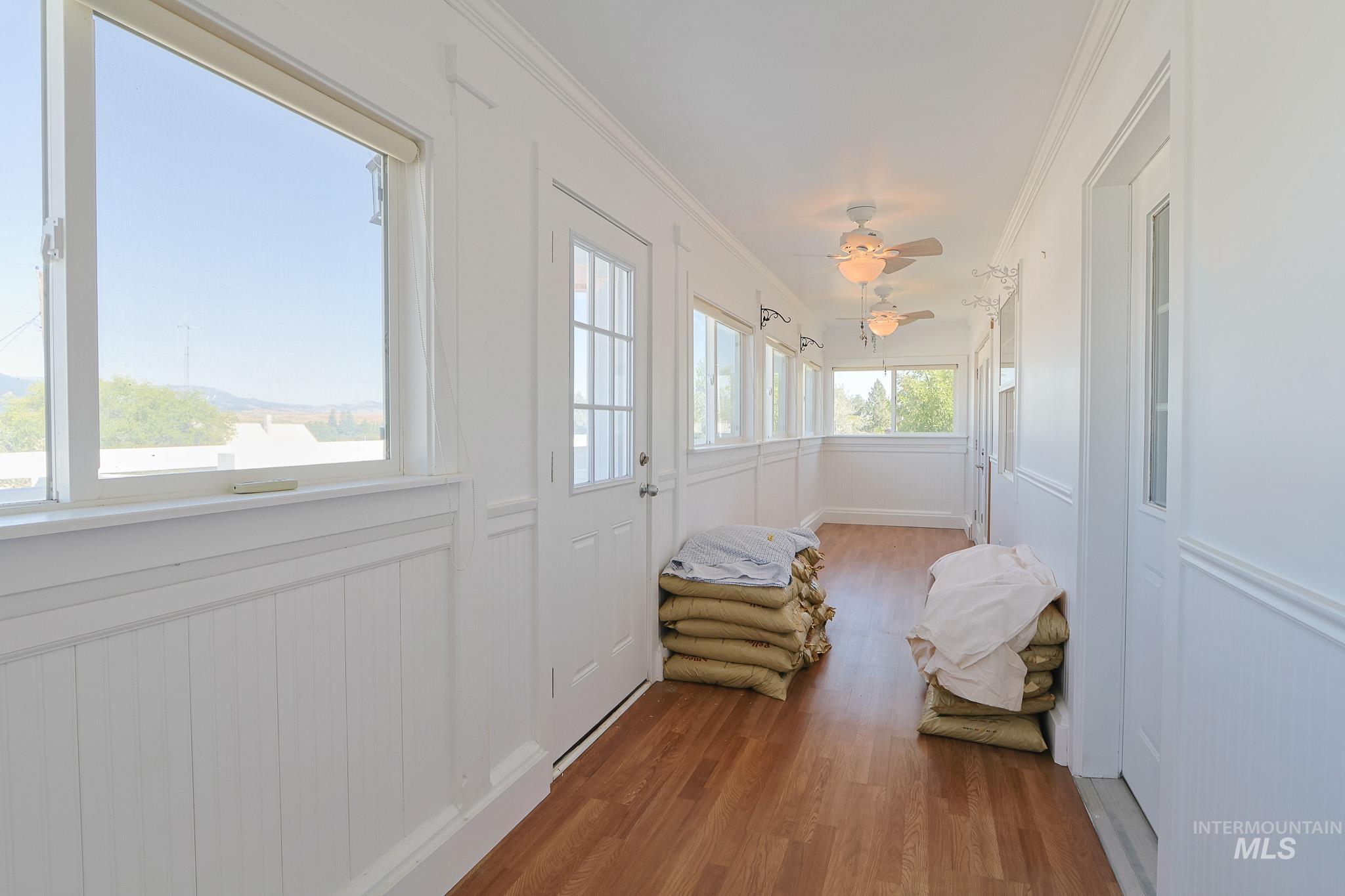 605 California Ave Property Photo 28