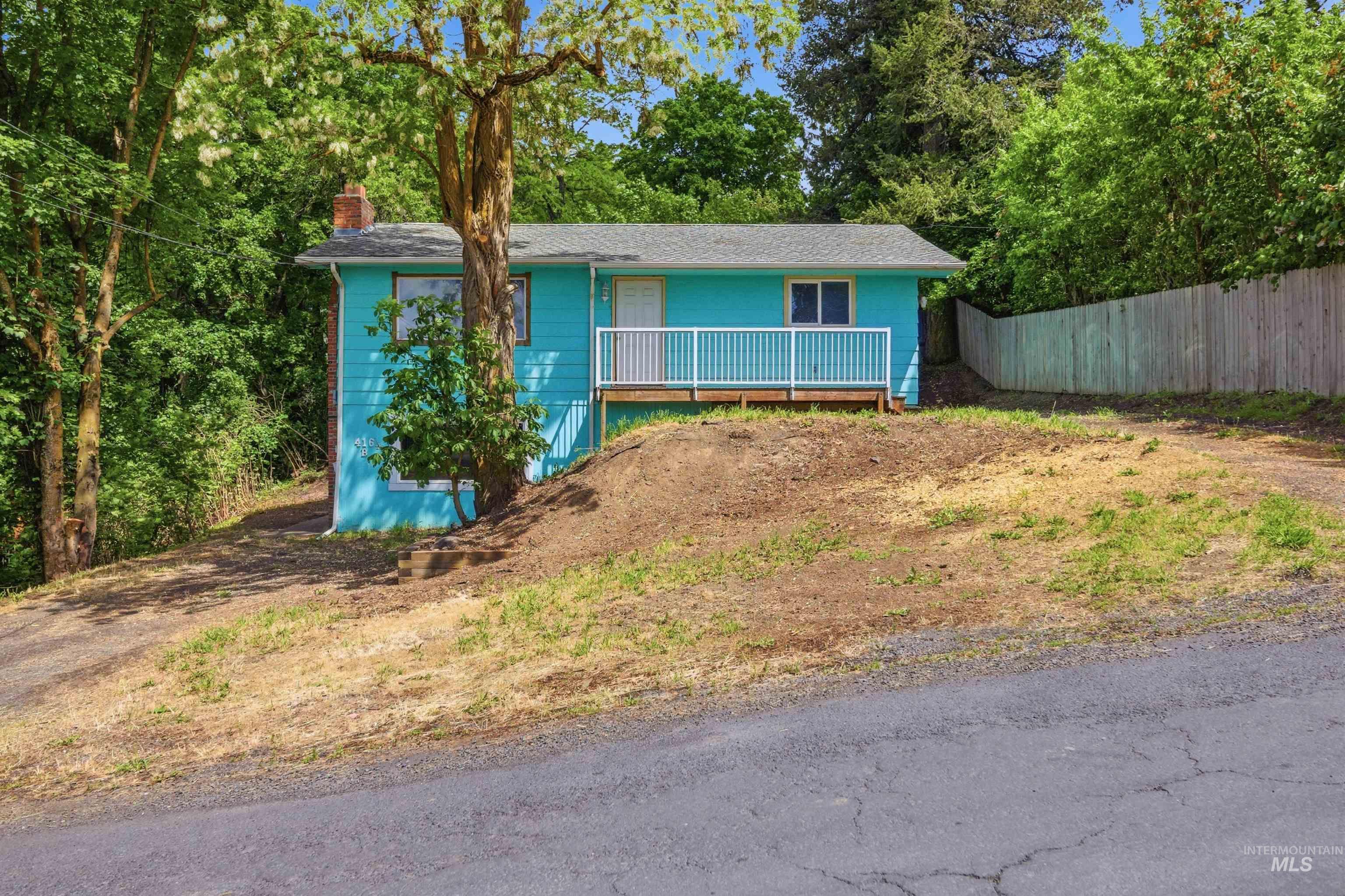416 N Van Buren Property Photo 2