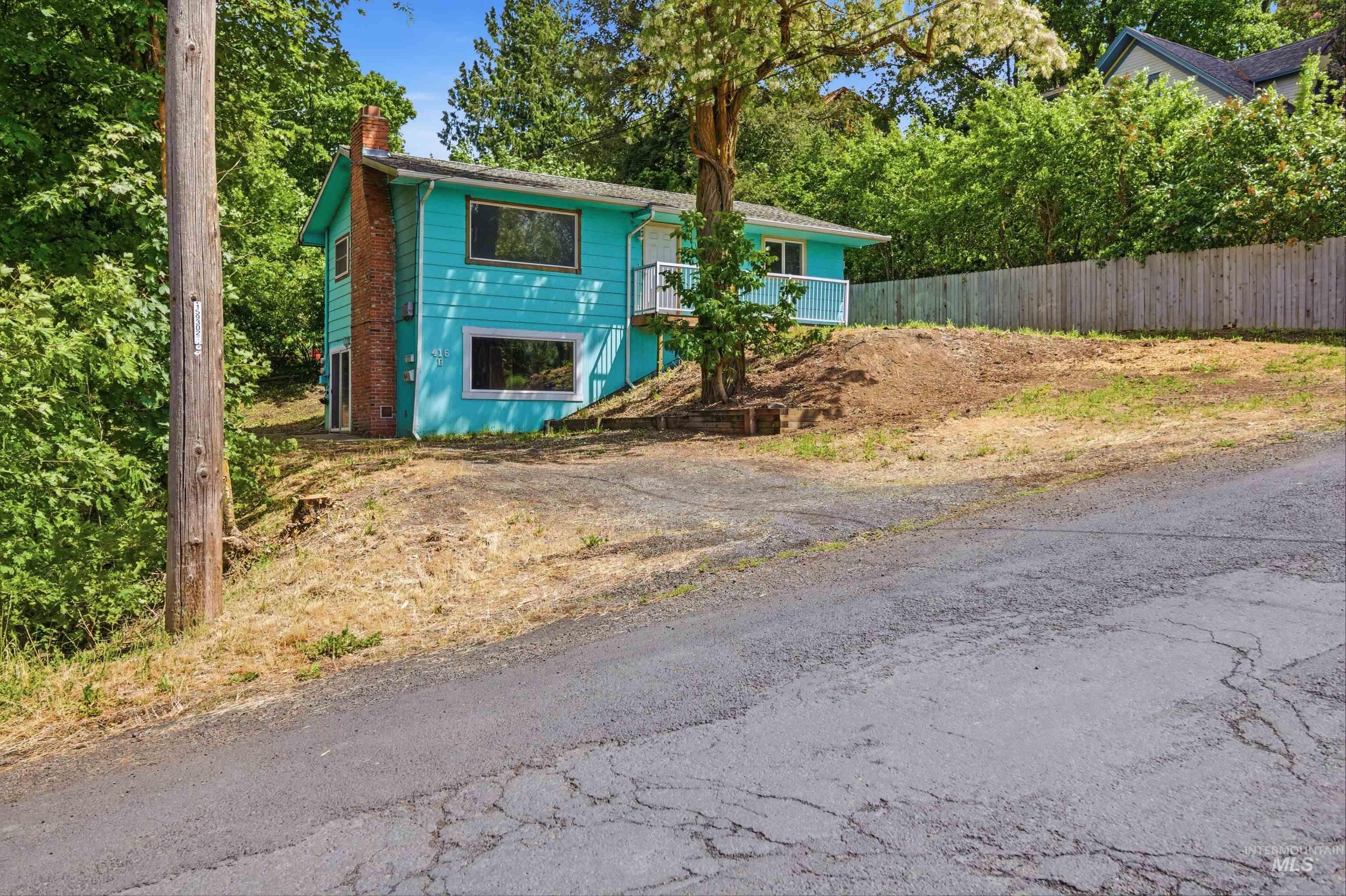 416 N Van Buren Property Photo 3