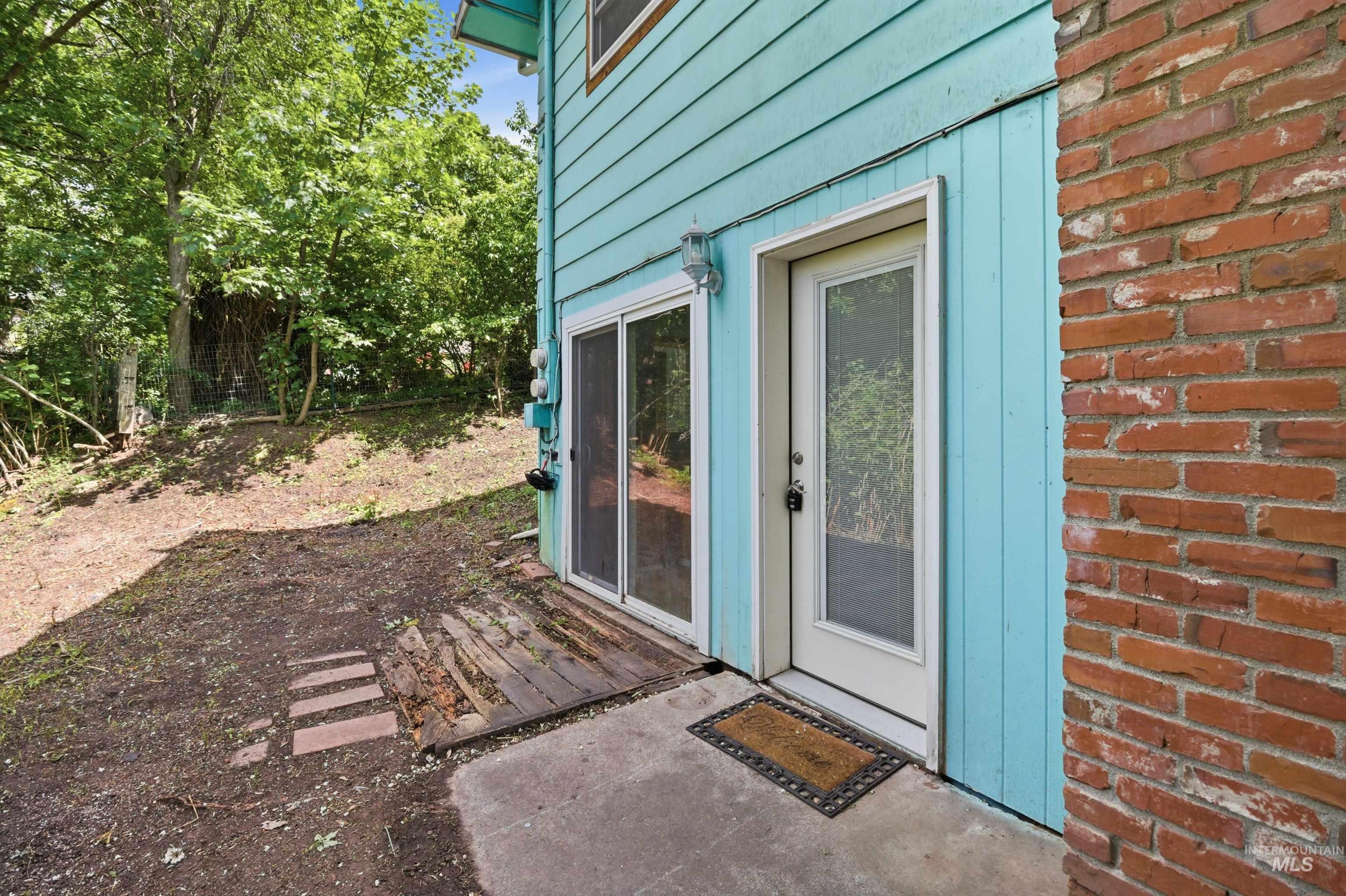 416 N Van Buren Property Photo 6