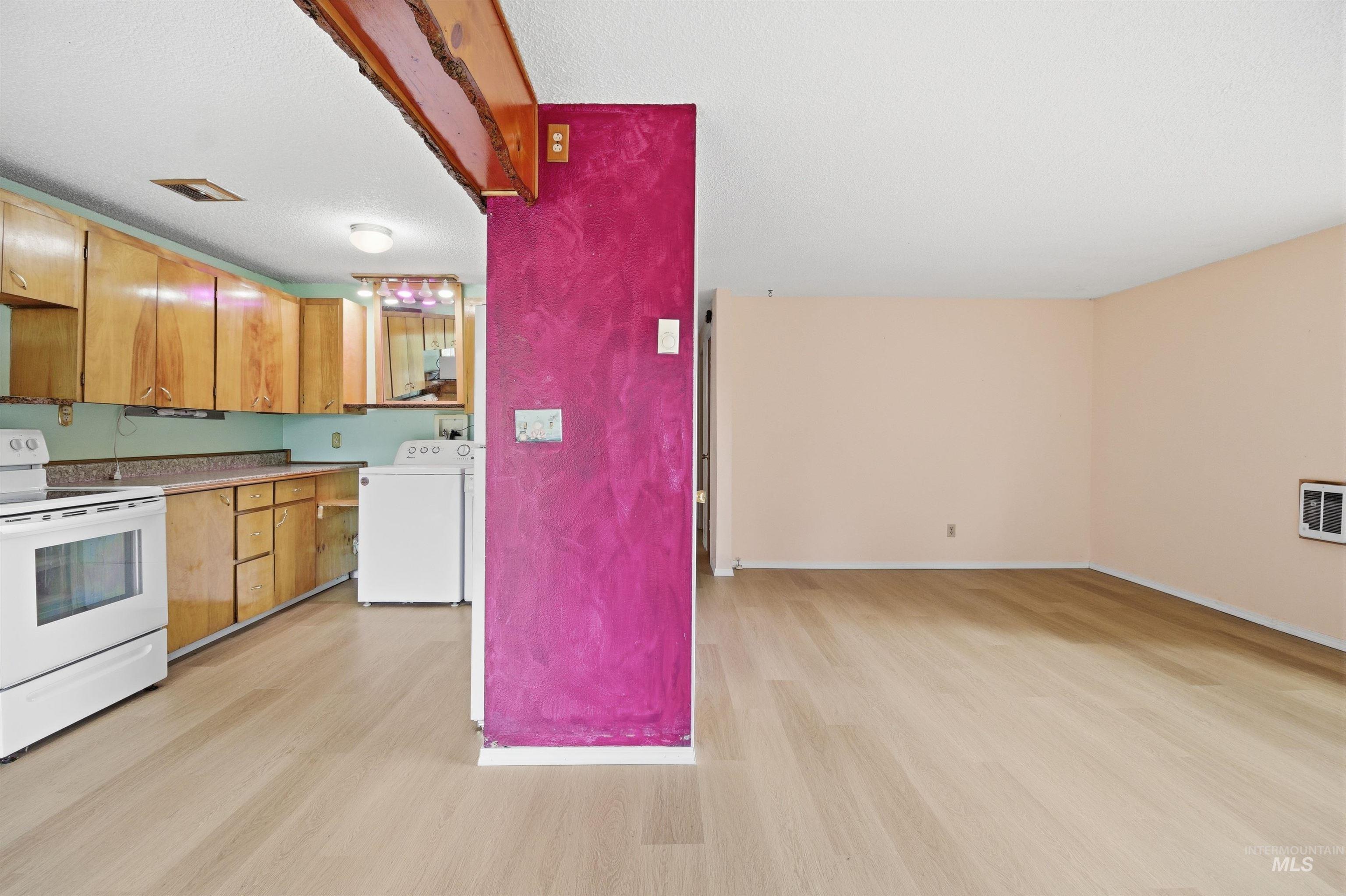 416 N Van Buren Property Photo 8