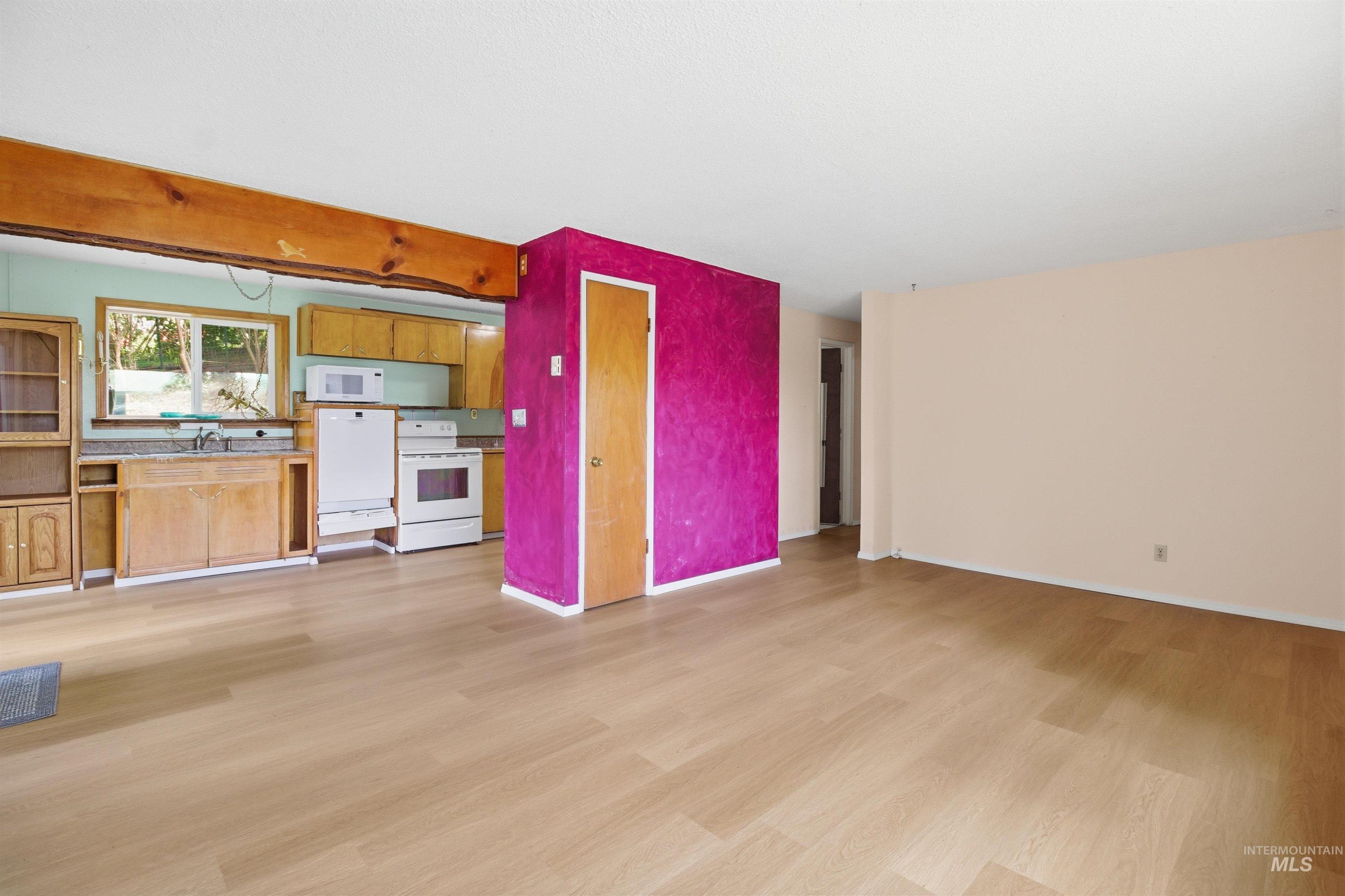 416 N Van Buren Property Photo 14