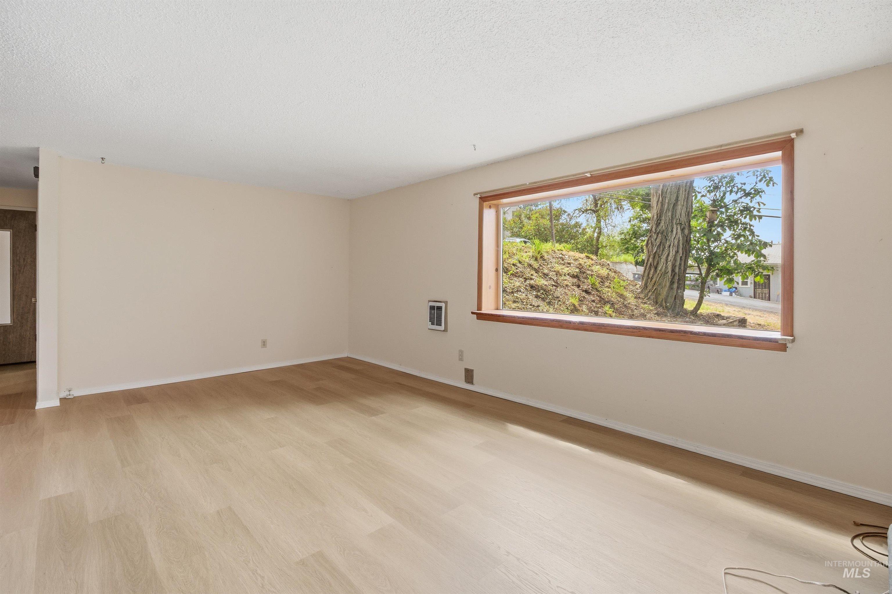 416 N Van Buren Property Photo 16