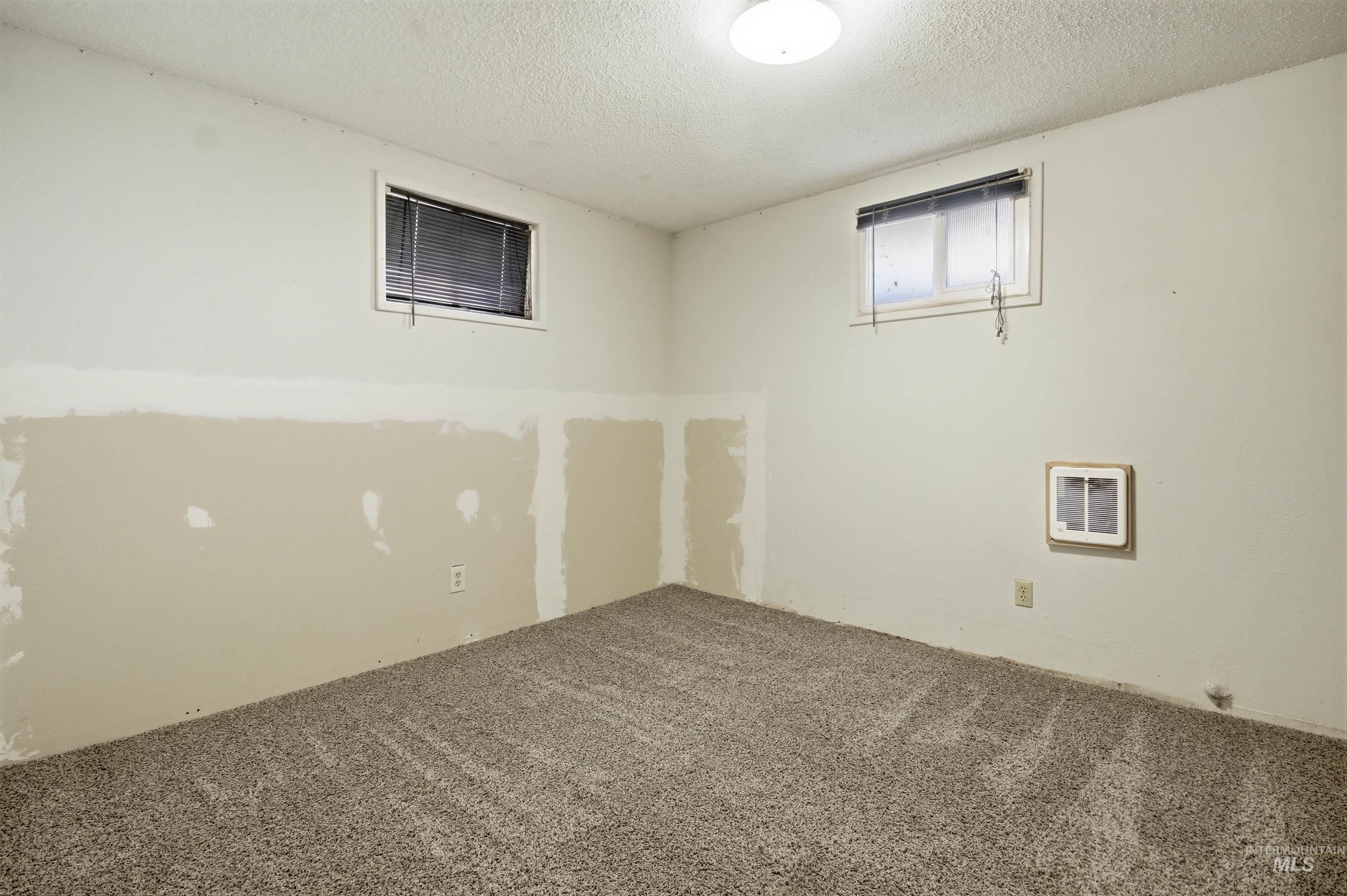 416 N Van Buren Property Photo 23