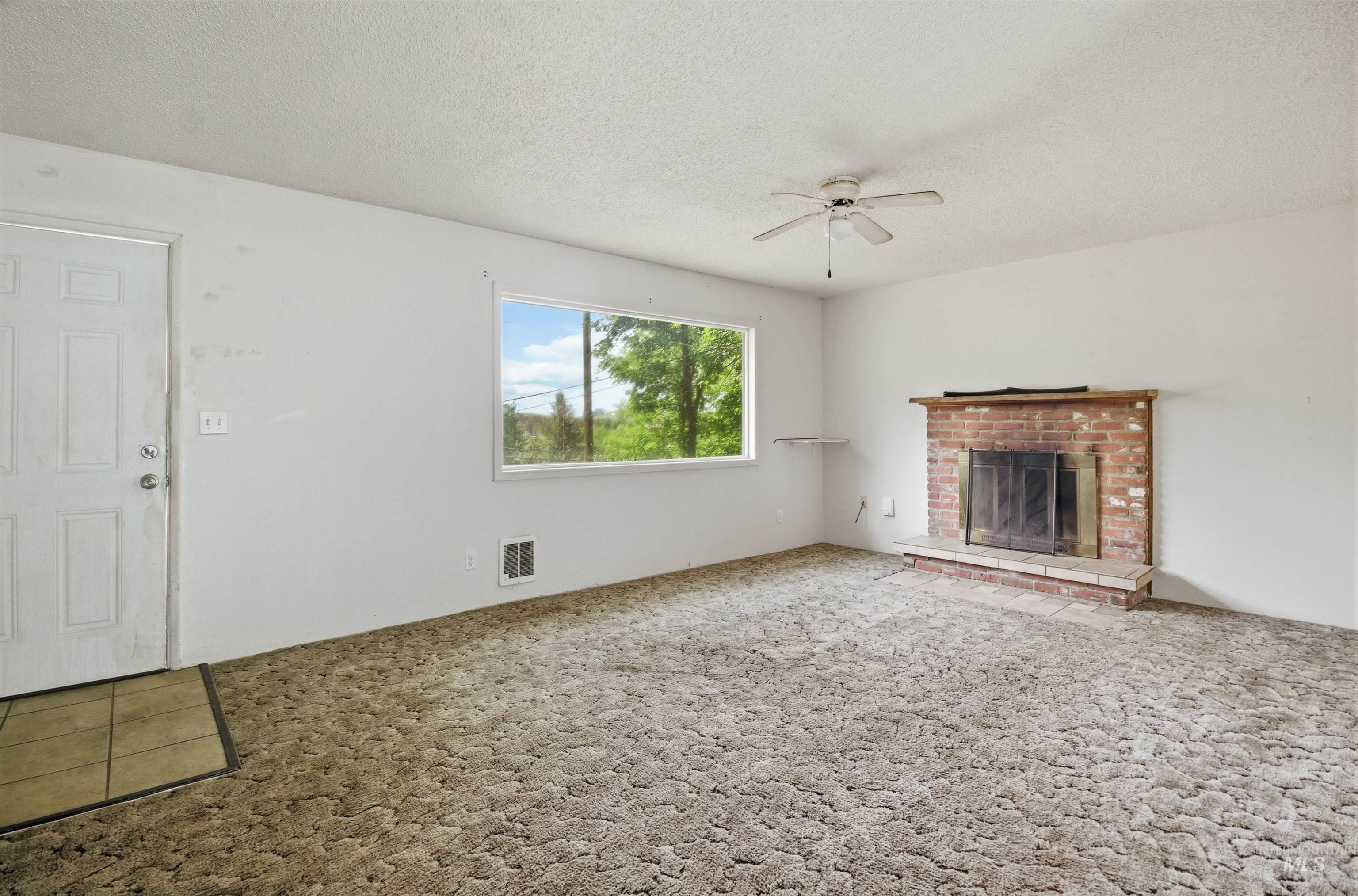 416 N Van Buren Property Photo 25