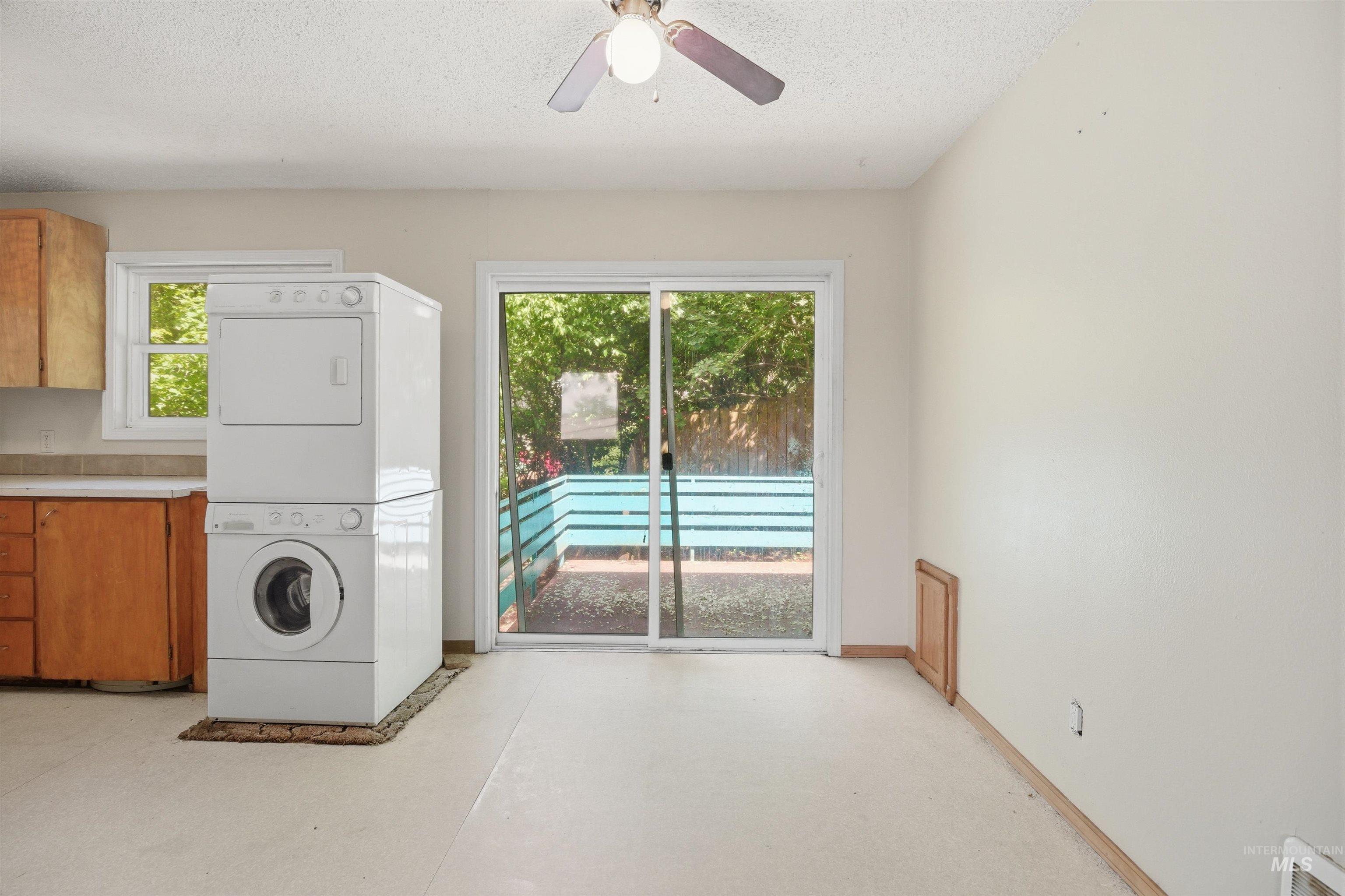 416 N Van Buren Property Photo 29