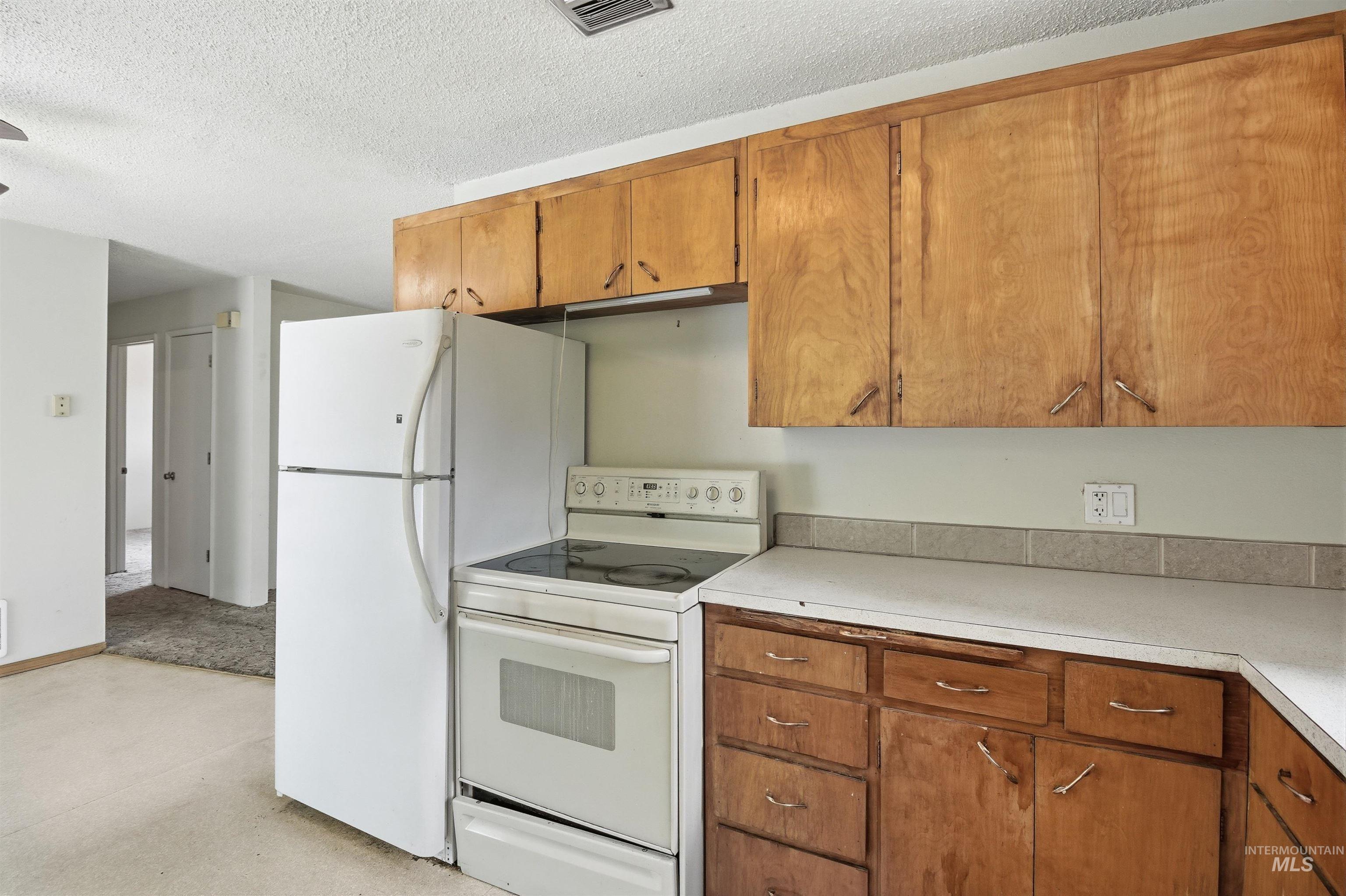 416 N Van Buren Property Photo 33