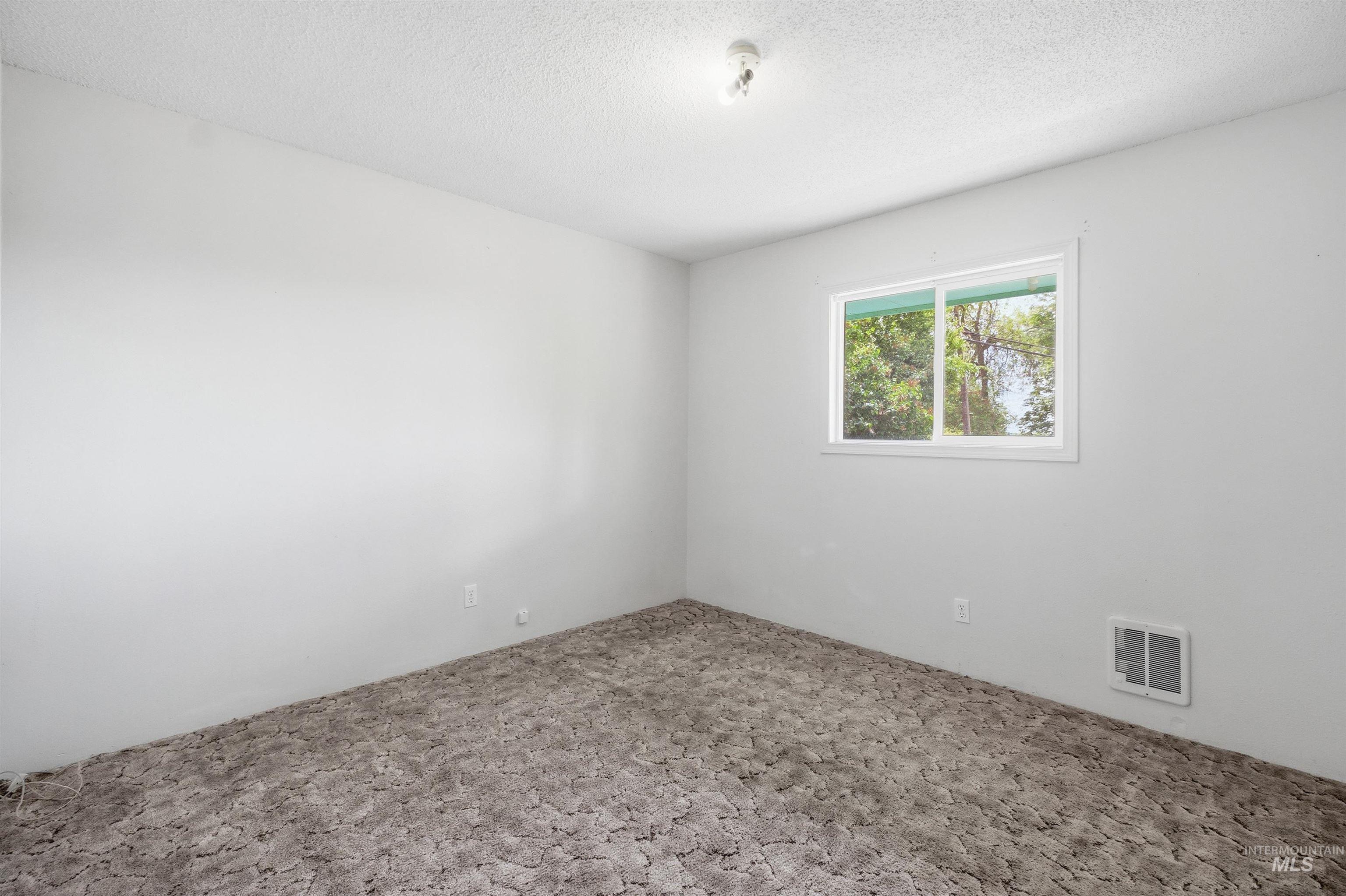 416 N Van Buren Property Photo 40