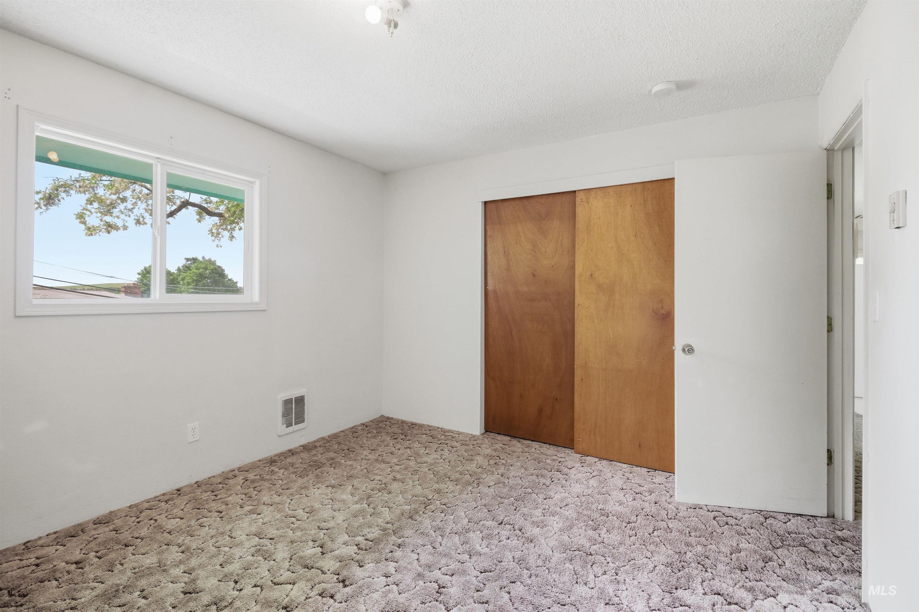 416 N Van Buren Property Photo 41