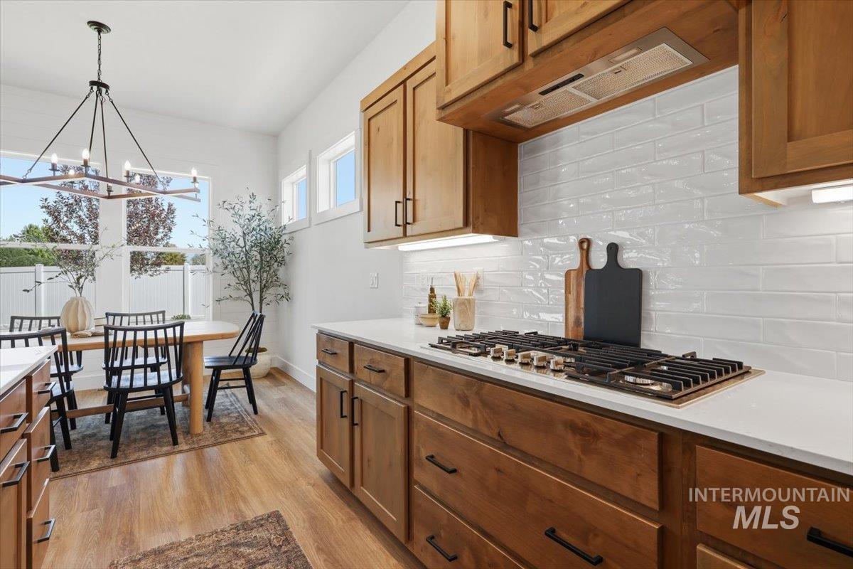 536 Mountain Loop Rd Property Photo 6