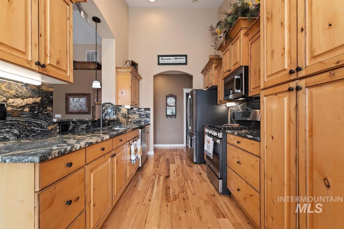 9415 N Highway 52 Property Photo 14