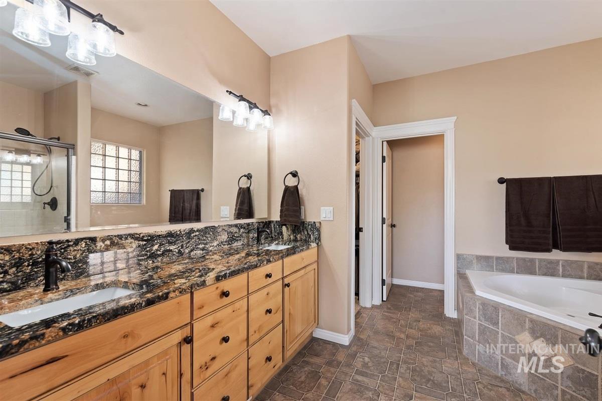 9415 N Highway 52 Property Photo 21