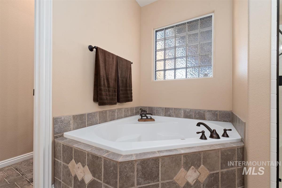 9415 N Highway 52 Property Photo 24
