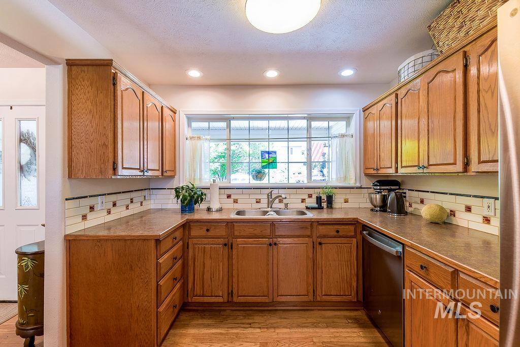 801 Conestoga Dr Property Photo 13