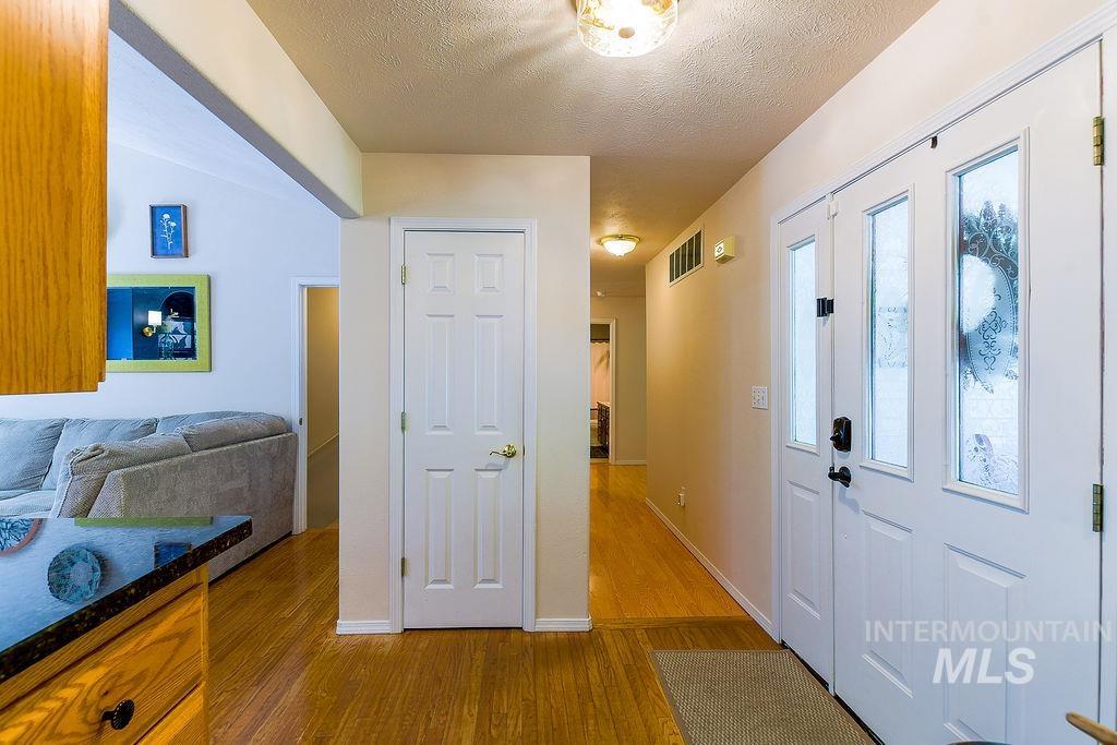801 Conestoga Dr Property Photo 17