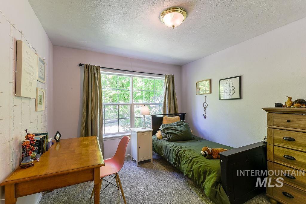 801 Conestoga Dr Property Photo 18