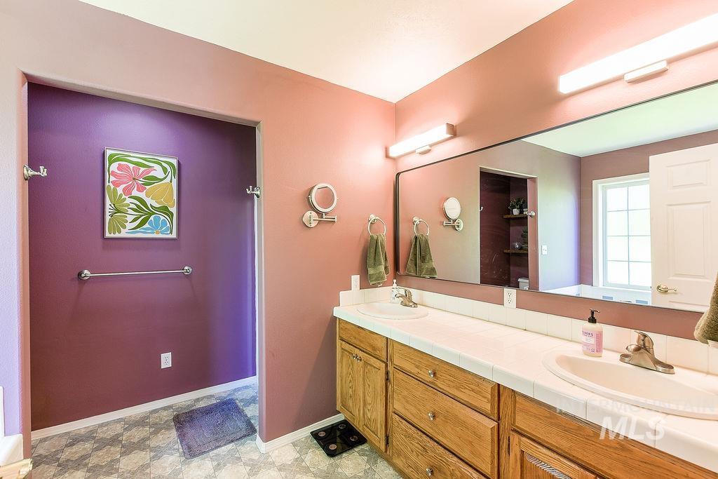 801 Conestoga Dr Property Photo 29